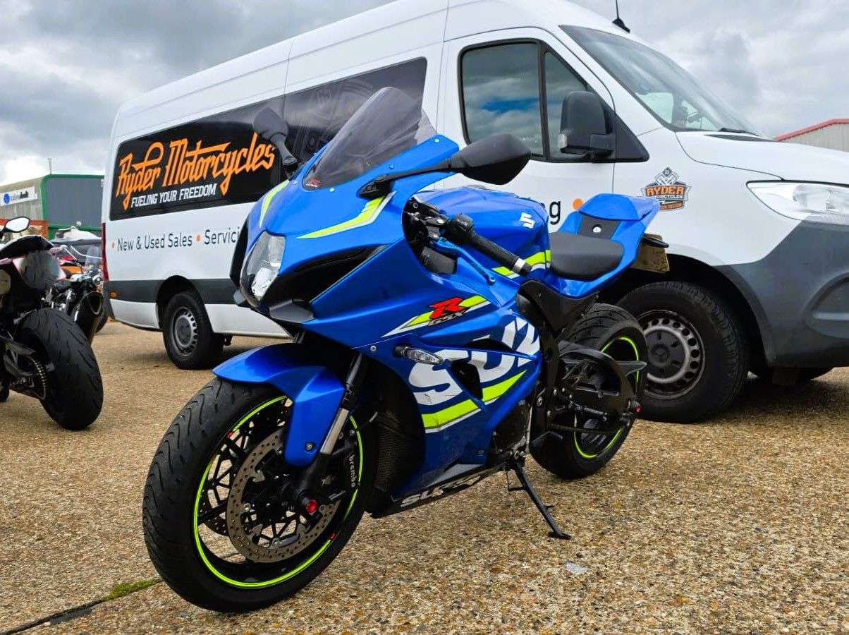 2018 SUZUKI GSX-R1000 2018 SUZUKI GSX-R1000