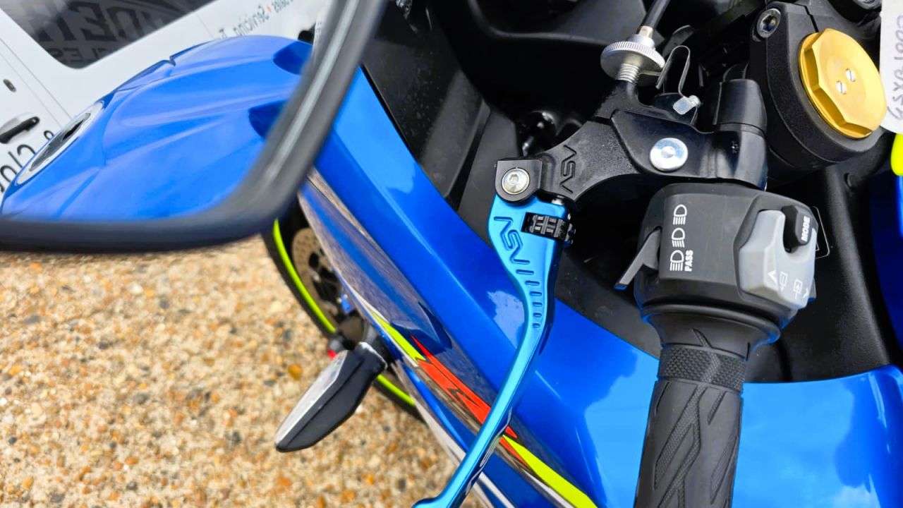 2018 SUZUKI GSX-R1000 2018 SUZUKI GSX-R1000