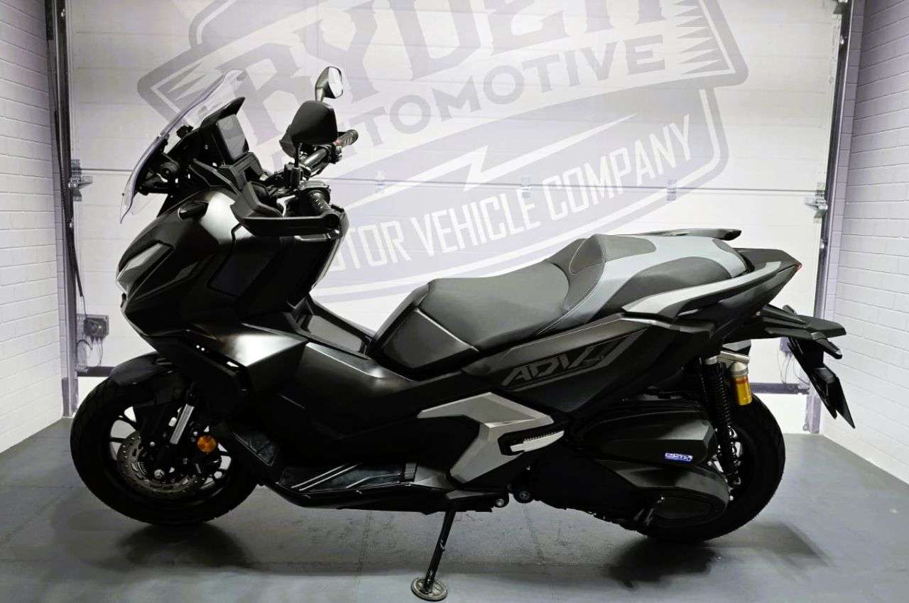2025 HONDA ADV 350 2025 HONDA ADV 350