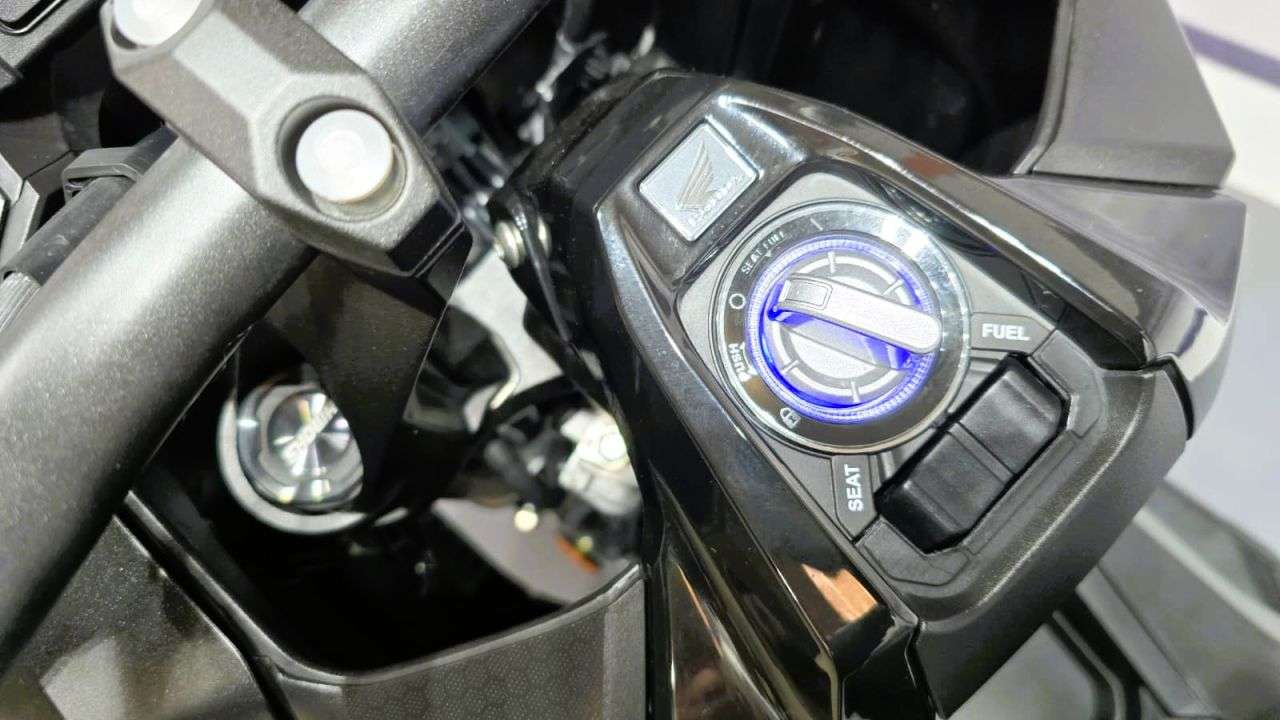 2025 HONDA ADV 350 2025 HONDA ADV 350