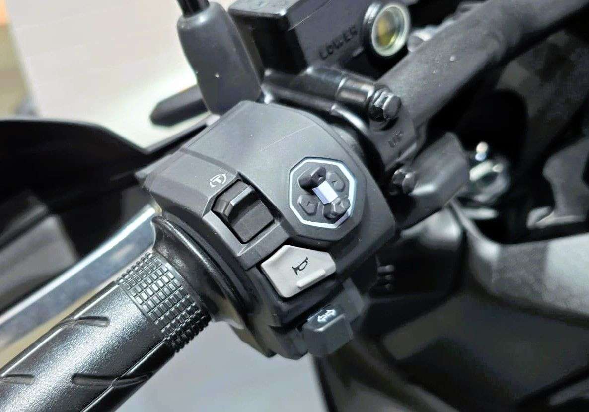 2025 HONDA ADV 350 2025 HONDA ADV 350