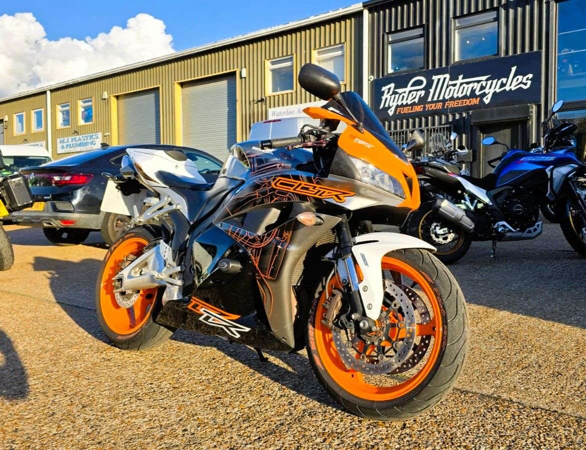 2011 HONDA CBR600RR 2011 HONDA CBR600RR