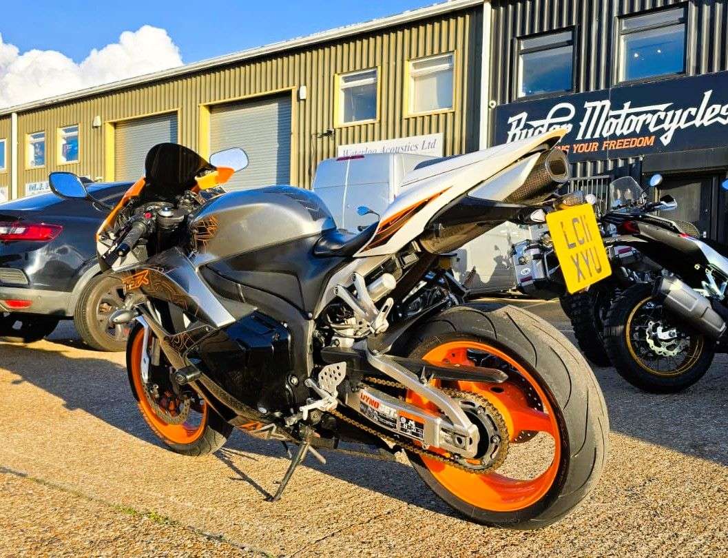 2011 HONDA CBR600RR 2011 HONDA CBR600RR