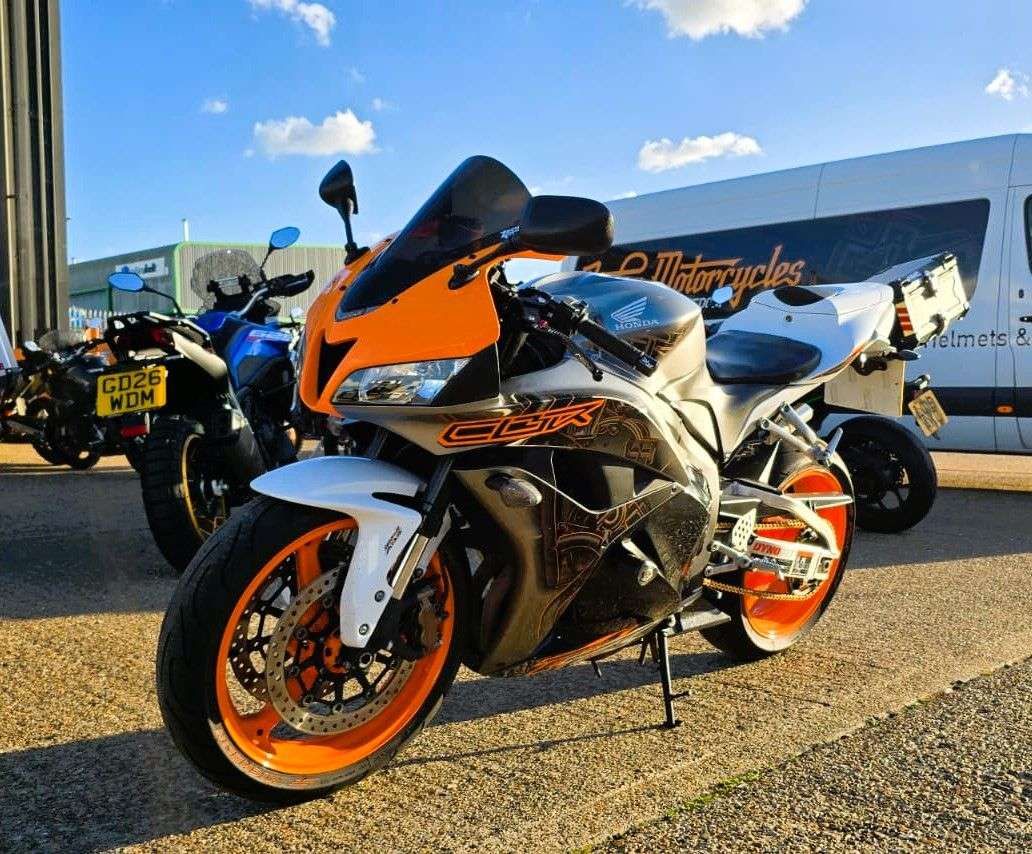 2011 HONDA CBR600RR 2011 HONDA CBR600RR