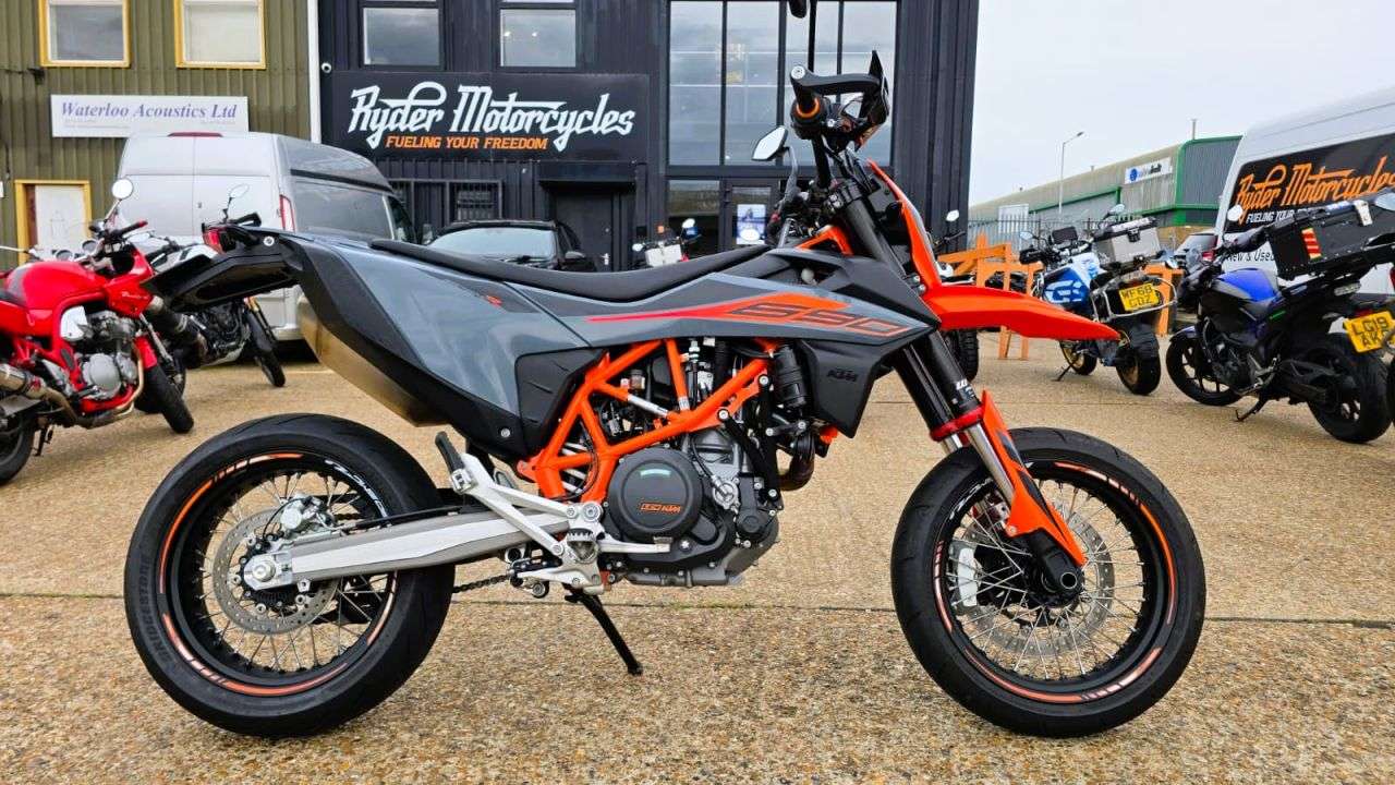 A 2023 KTM 690 SMC R - BUY ONLINE 24 HRS A DAY - FINANCE AVAILABLE - ALL TYPES OF CREDIT ACCEPTE A 2023 KTM 690 SMC R - BUY ONLINE 24 HRS A DAY - FINANCE AVAILABLE - ALL TYPES OF CREDIT ACCEPTE