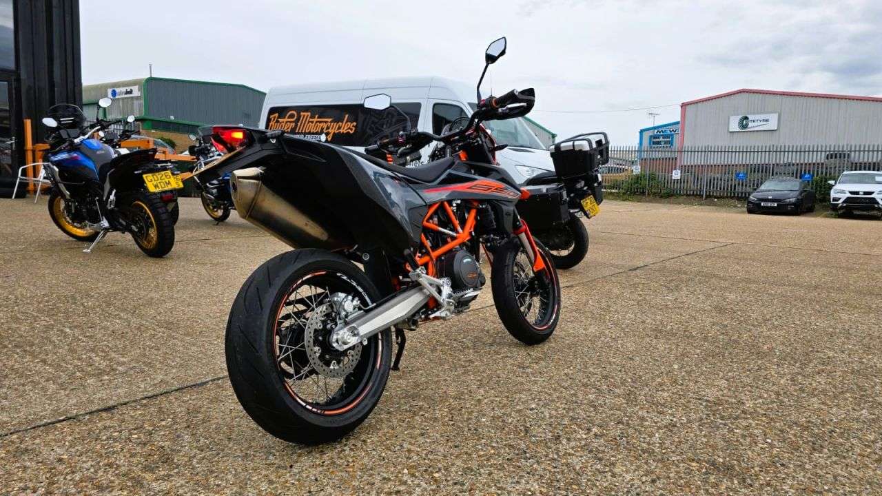 A 2023 KTM 690 SMC R - BUY ONLINE 24 HRS A DAY - FINANCE AVAILABLE - ALL TYPES OF CREDIT ACCEPTE A 2023 KTM 690 SMC R - BUY ONLINE 24 HRS A DAY - FINANCE AVAILABLE - ALL TYPES OF CREDIT ACCEPTE