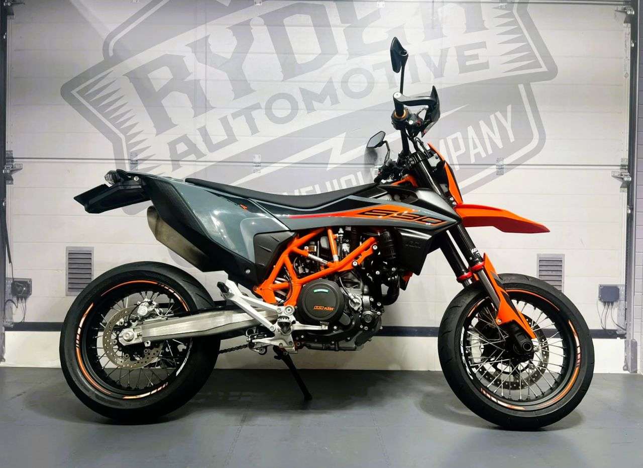 A 2023 KTM 690 SMC R - BUY ONLINE 24 HRS A DAY - FINANCE AVAILABLE - ALL TYPES OF CREDIT ACCEPTE A 2023 KTM 690 SMC R - BUY ONLINE 24 HRS A DAY - FINANCE AVAILABLE - ALL TYPES OF CREDIT ACCEPTE