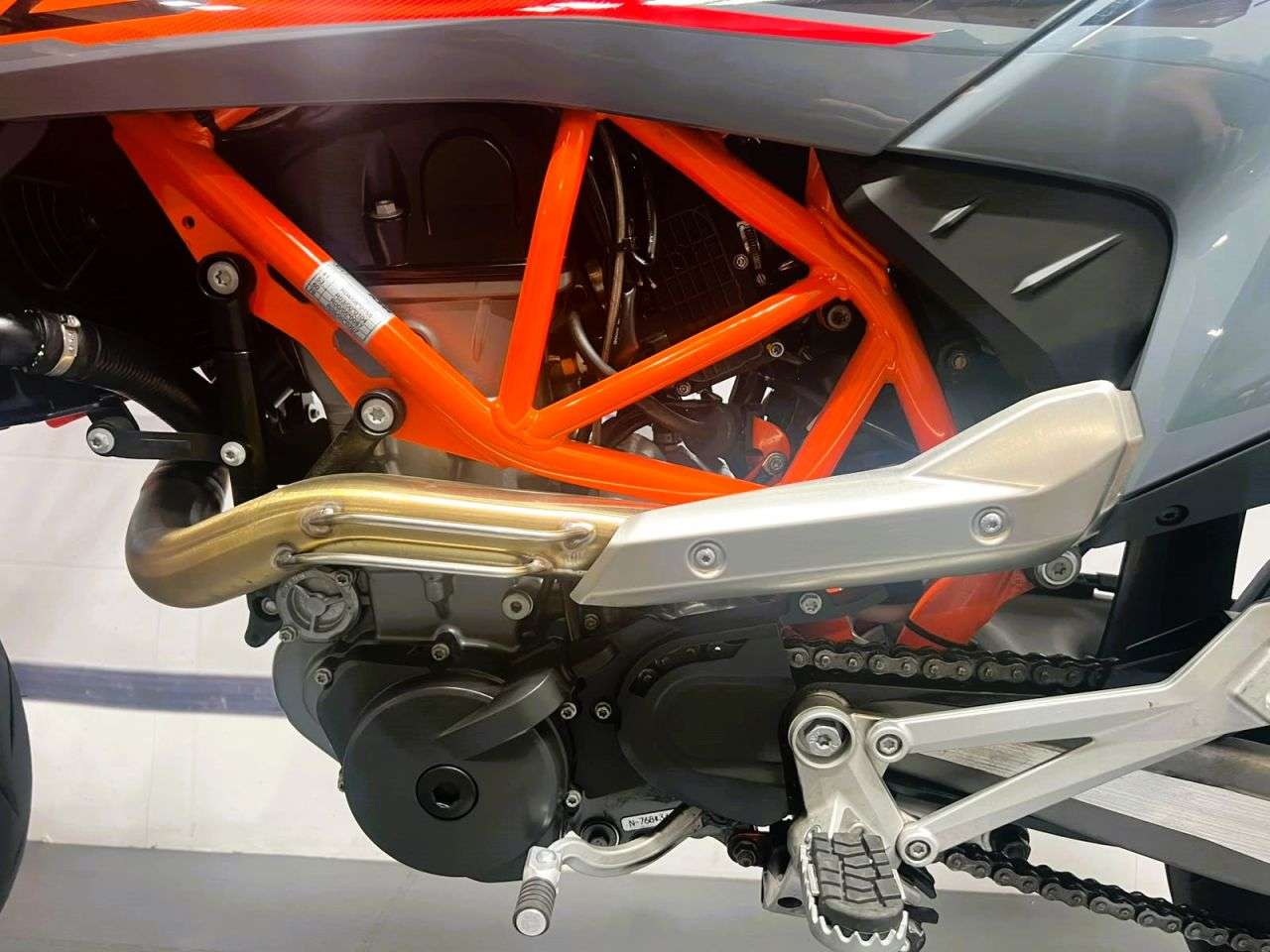 2023 KTM 690 SMC R 2023 KTM 690 SMC R