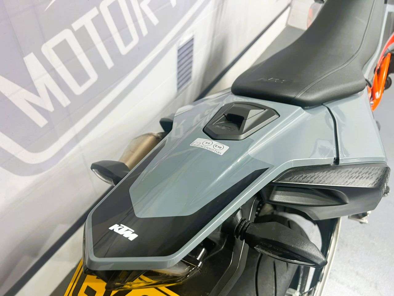 2023 KTM 690 SMC R 2023 KTM 690 SMC R