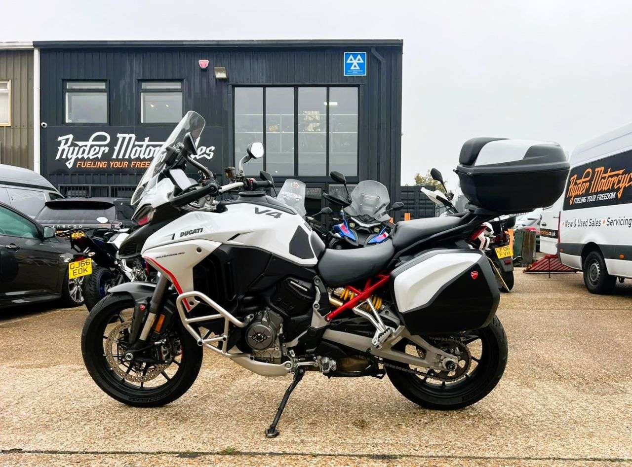 2023 DUCATI MULTISTRADA V4 2023 DUCATI MULTISTRADA V4