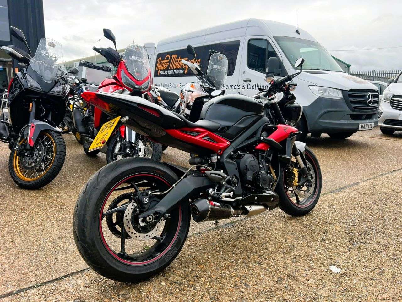A 2014 TRIUMPH STREET TRIPLE 675 R - BUY ONLINE 24 HRS A DAY - FINANCE AVAILABLE - ALL TYPES OF CREDIT ACCEP A 2014 TRIUMPH STREET TRIPLE 675 R - BUY ONLINE 24 HRS A DAY - FINANCE AVAILABLE - ALL TYPES OF CREDIT ACCEP