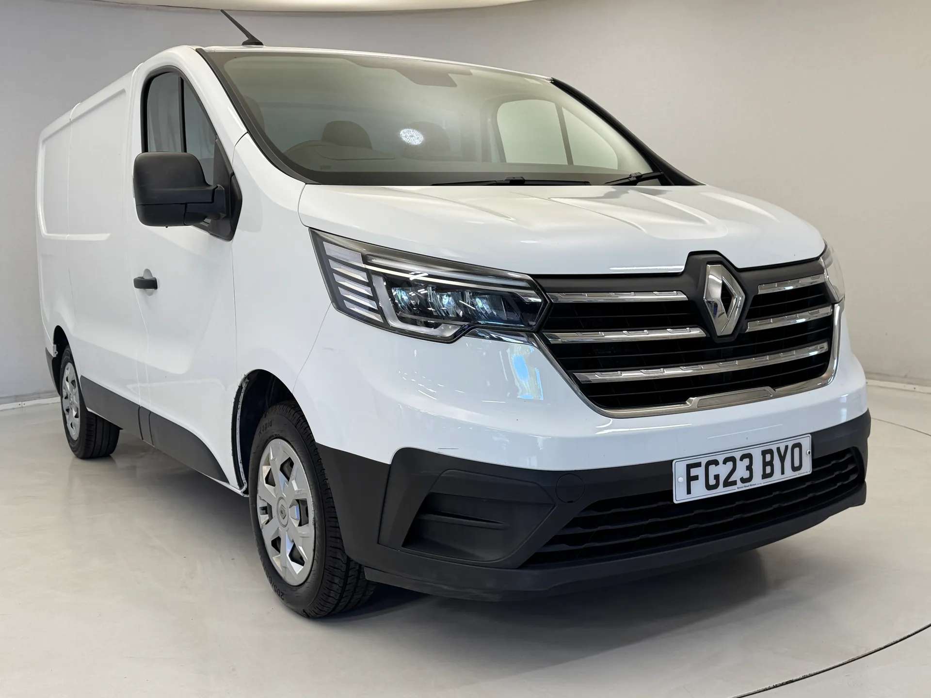 A 2023 RENAULT TRAFIC SL28 Blue dCi 130 Business+ Van A 2023 RENAULT TRAFIC SL28 Blue dCi 130 Business+ Van