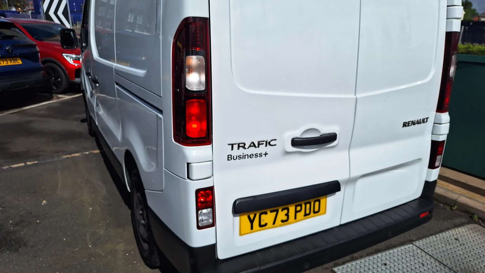 A 2023 RENAULT TRAFIC SL28 Blue dCi 130 Business+ Van A 2023 RENAULT TRAFIC SL28 Blue dCi 130 Business+ Van