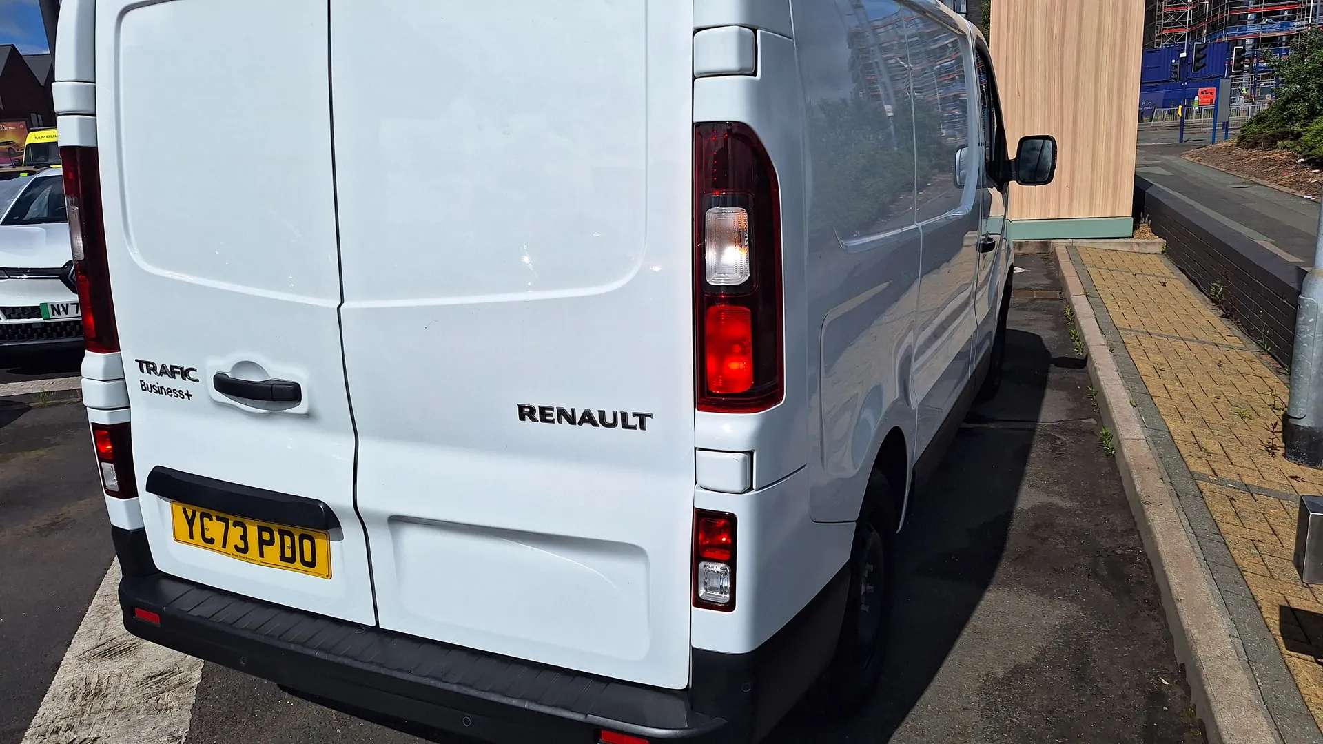 A 2023 RENAULT TRAFIC SL28 Blue dCi 130 Business+ Van A 2023 RENAULT TRAFIC SL28 Blue dCi 130 Business+ Van