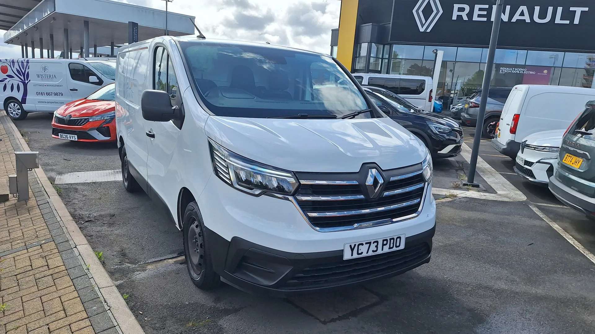 A 2023 RENAULT TRAFIC SL28 Blue dCi 130 Business+ Van A 2023 RENAULT TRAFIC SL28 Blue dCi 130 Business+ Van