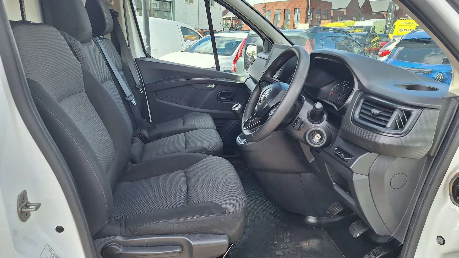 2023 RENAULT TRAFIC 2023 RENAULT TRAFIC