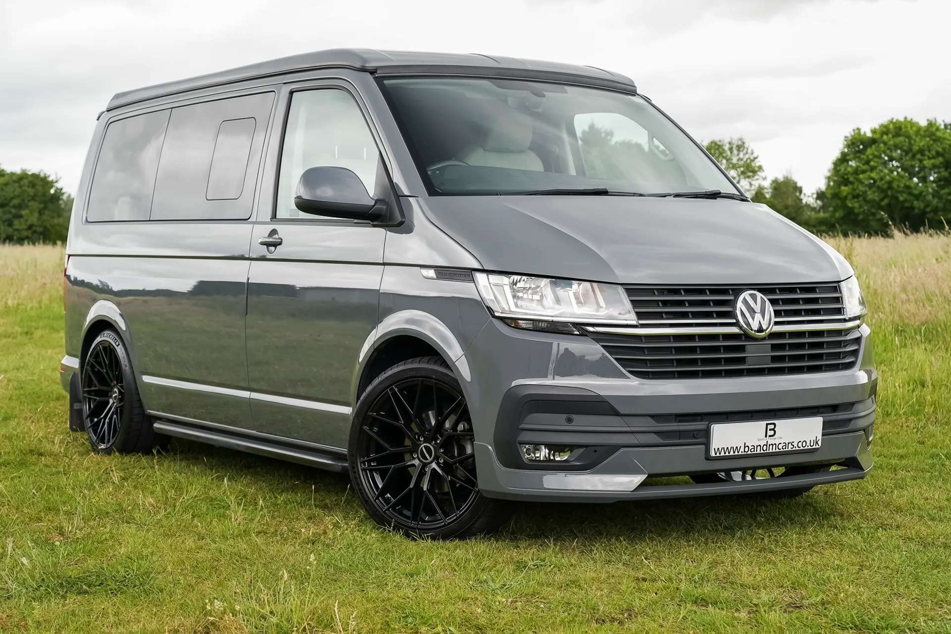 A 2021 VOLKSWAGEN TRANSPORTER 2.0 TDI 110 Highline Van A 2021 VOLKSWAGEN TRANSPORTER 2.0 TDI 110 Highline Van