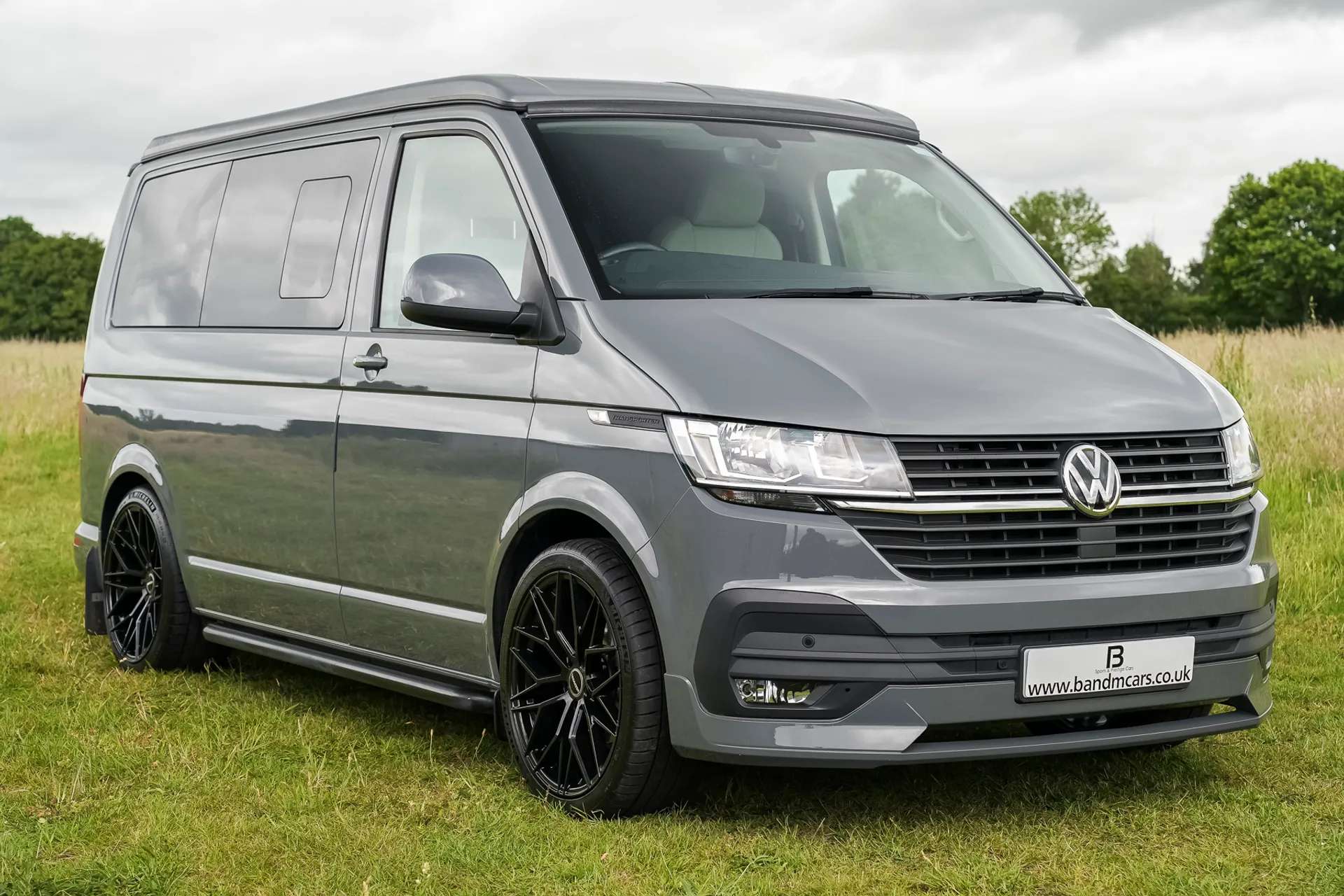 A 2021 VOLKSWAGEN TRANSPORTER 2.0 TDI 110 Highline Van A 2021 VOLKSWAGEN TRANSPORTER 2.0 TDI 110 Highline Van