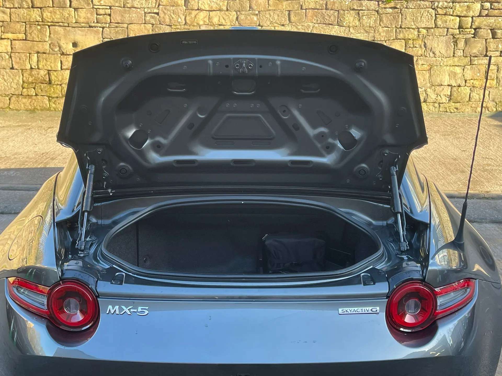 2025 MAZDA MX-5 2025 MAZDA MX-5