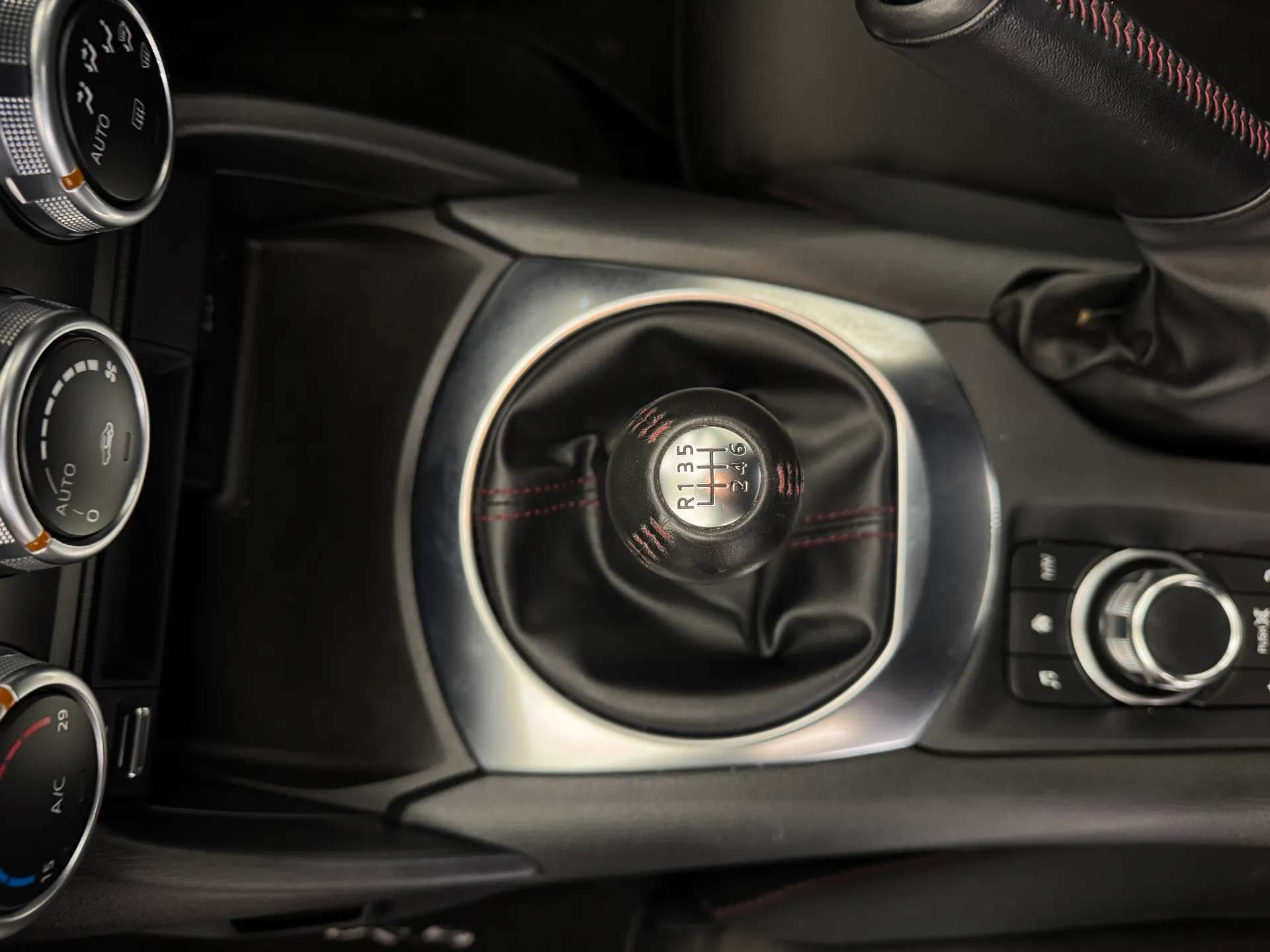 2018 MAZDA MX-5 2018 MAZDA MX-5