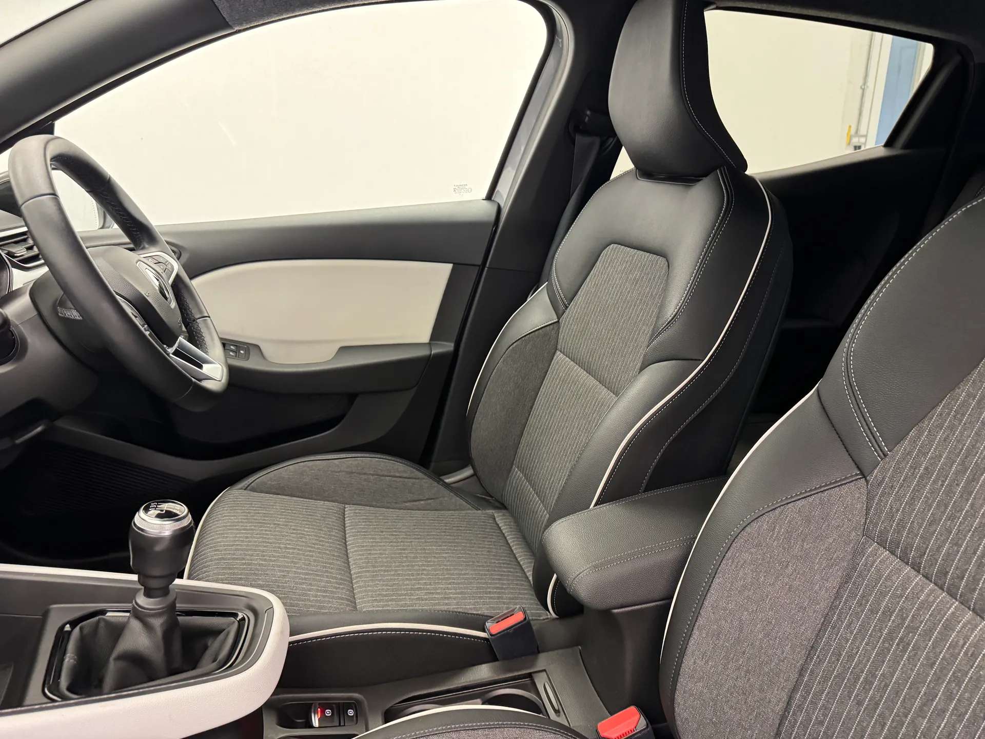 2023 RENAULT CLIO 2023 RENAULT CLIO