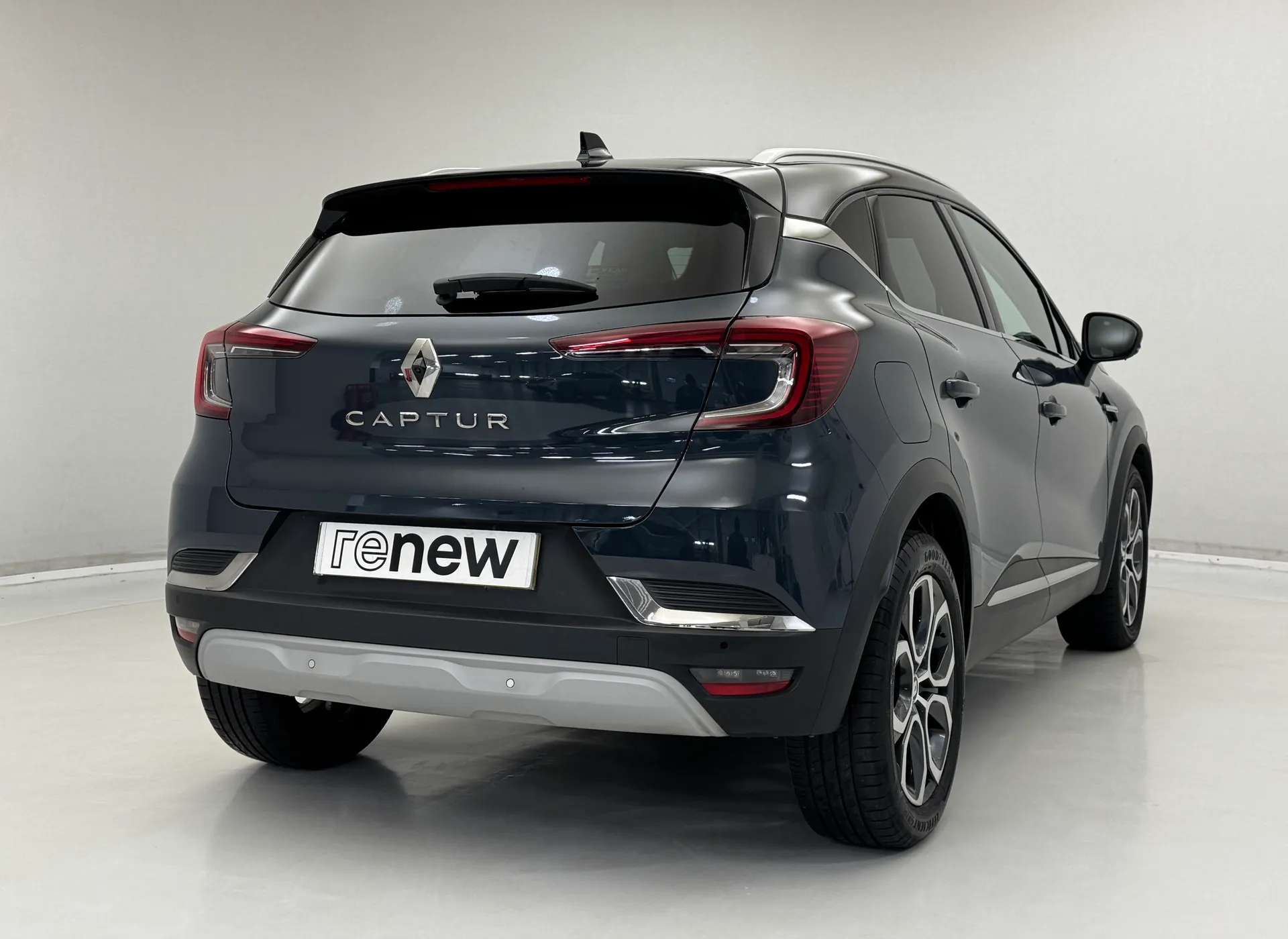 A 2023 RENAULT CAPTUR 1.0 TCE 90 Techno 5dr A 2023 RENAULT CAPTUR 1.0 TCE 90 Techno 5dr