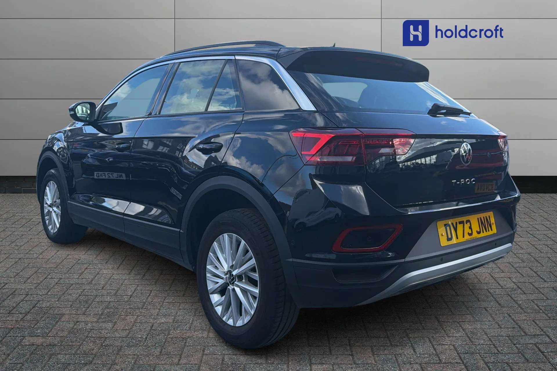 A 2023 VOLKSWAGEN T-ROC 1.0 TSI Life 5dr A 2023 VOLKSWAGEN T-ROC 1.0 TSI Life 5dr