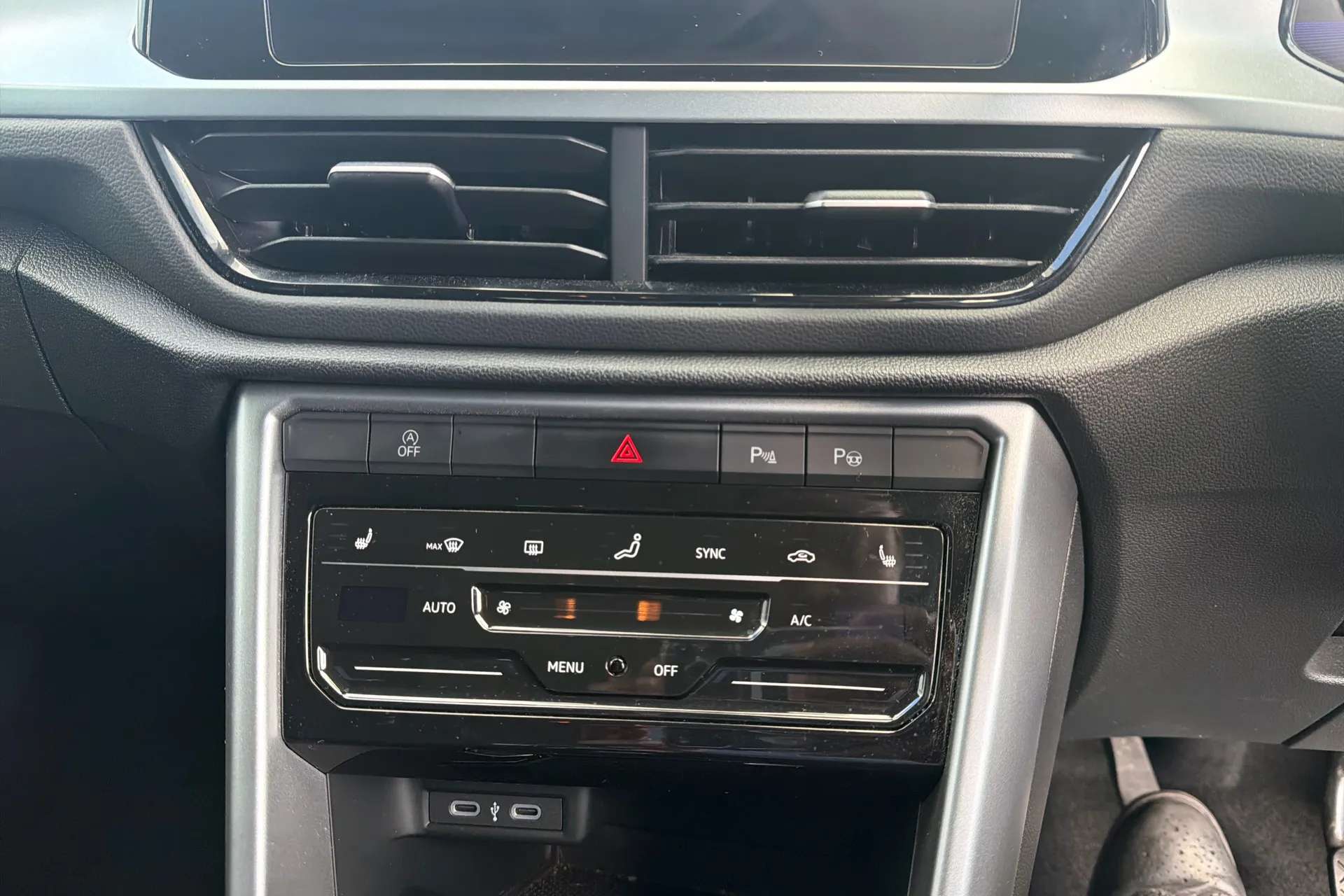 2023 VOLKSWAGEN T-ROC 2023 VOLKSWAGEN T-ROC