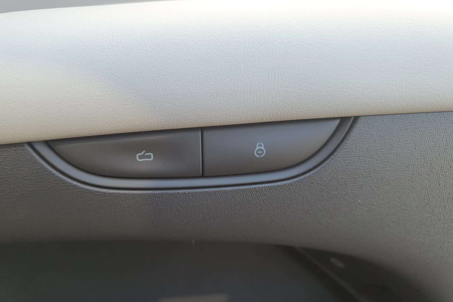2026 MG IM5 2026 MG IM5