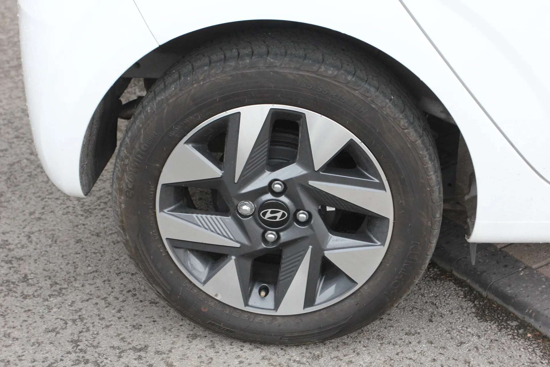 2024 HYUNDAI I10 2024 HYUNDAI I10