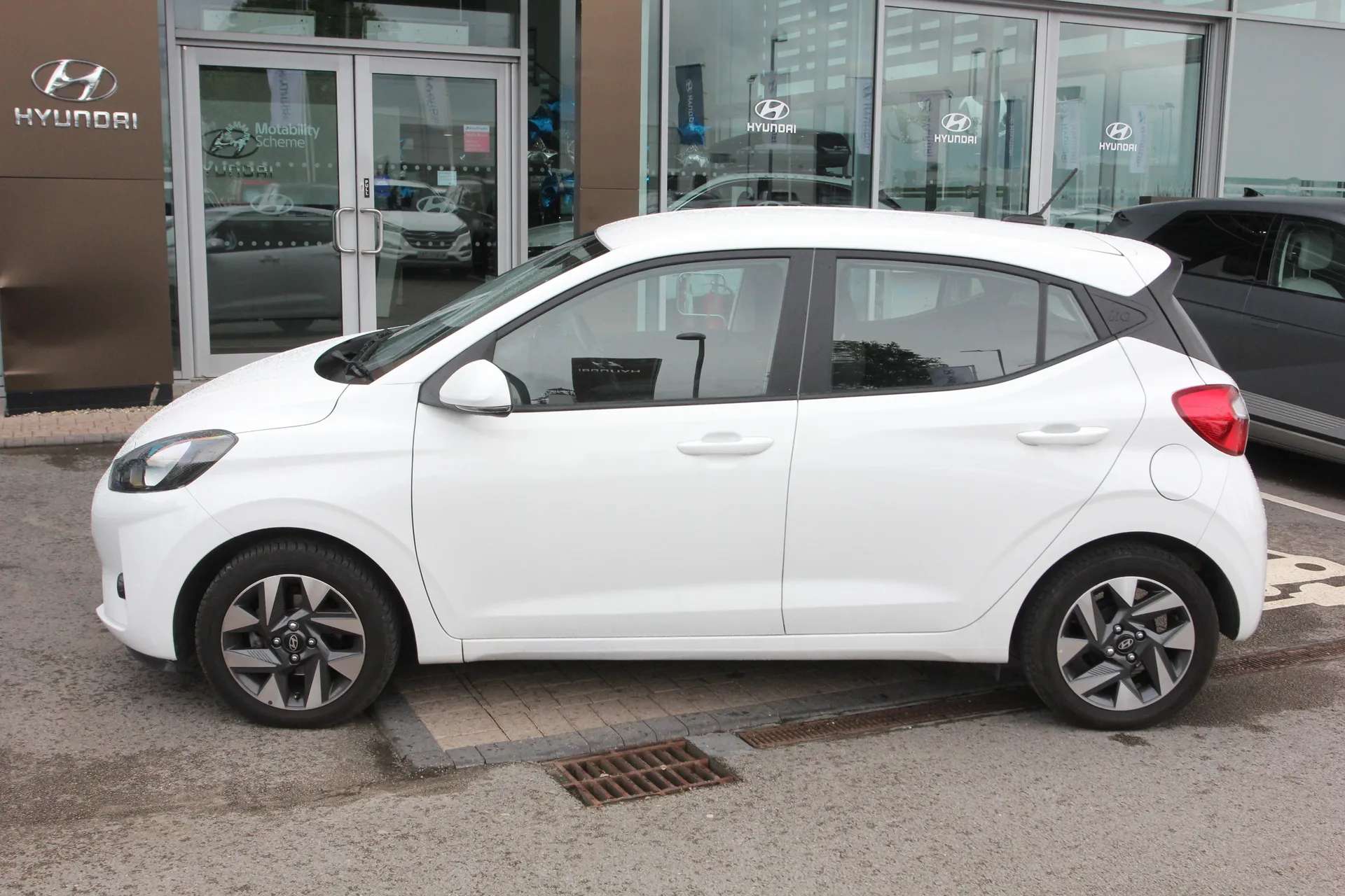 2024 HYUNDAI I10 2024 HYUNDAI I10