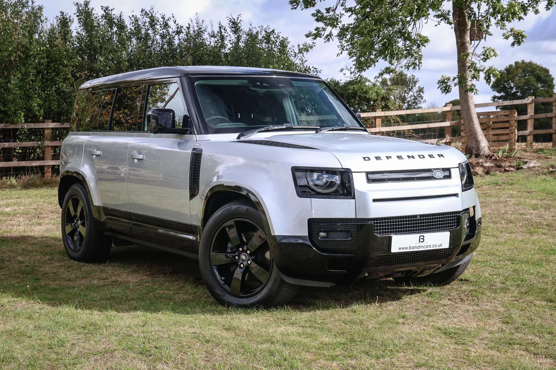 A 2020 LAND ROVER DEFENDER 2.0 D240 First Edition 110 5dr Auto A 2020 LAND ROVER DEFENDER 2.0 D240 First Edition 110 5dr Auto