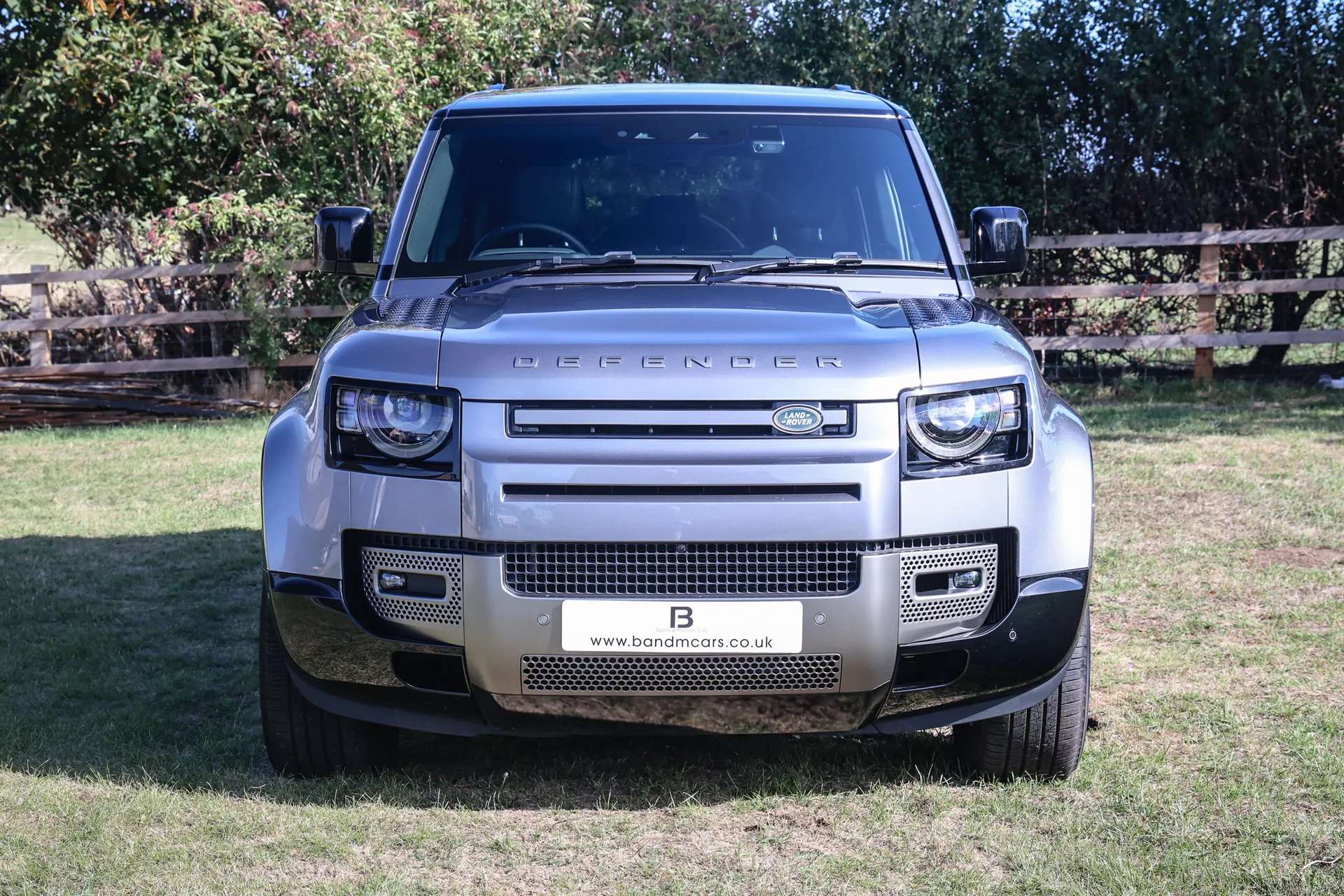 A 2024 LAND ROVER DEFENDER 3.0 D300 X-Dynamic HSE 110 5dr Auto A 2024 LAND ROVER DEFENDER 3.0 D300 X-Dynamic HSE 110 5dr Auto