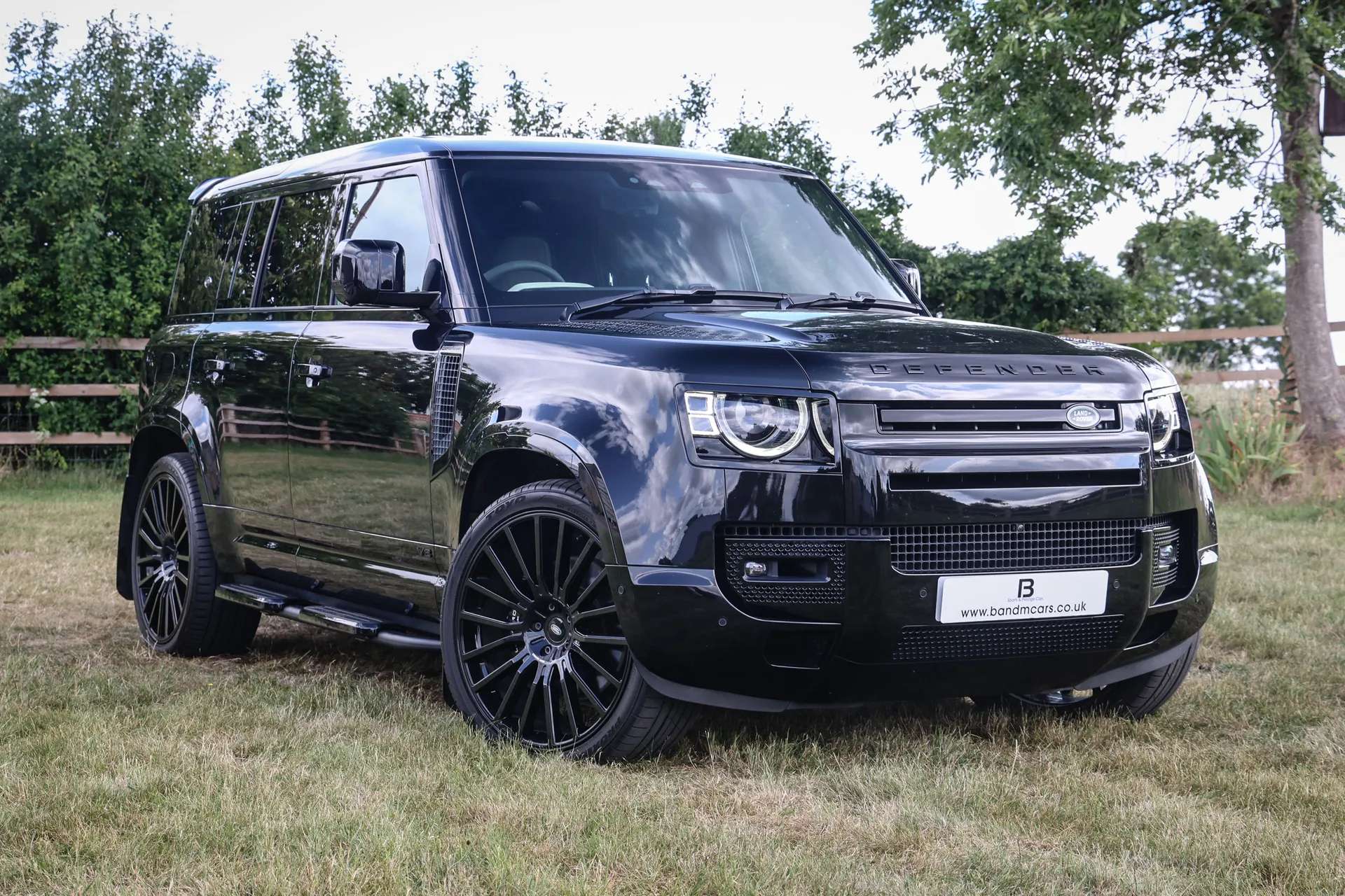 A 2022 LAND ROVER DEFENDER 5.0 P525 V8 110 5dr Auto A 2022 LAND ROVER DEFENDER 5.0 P525 V8 110 5dr Auto