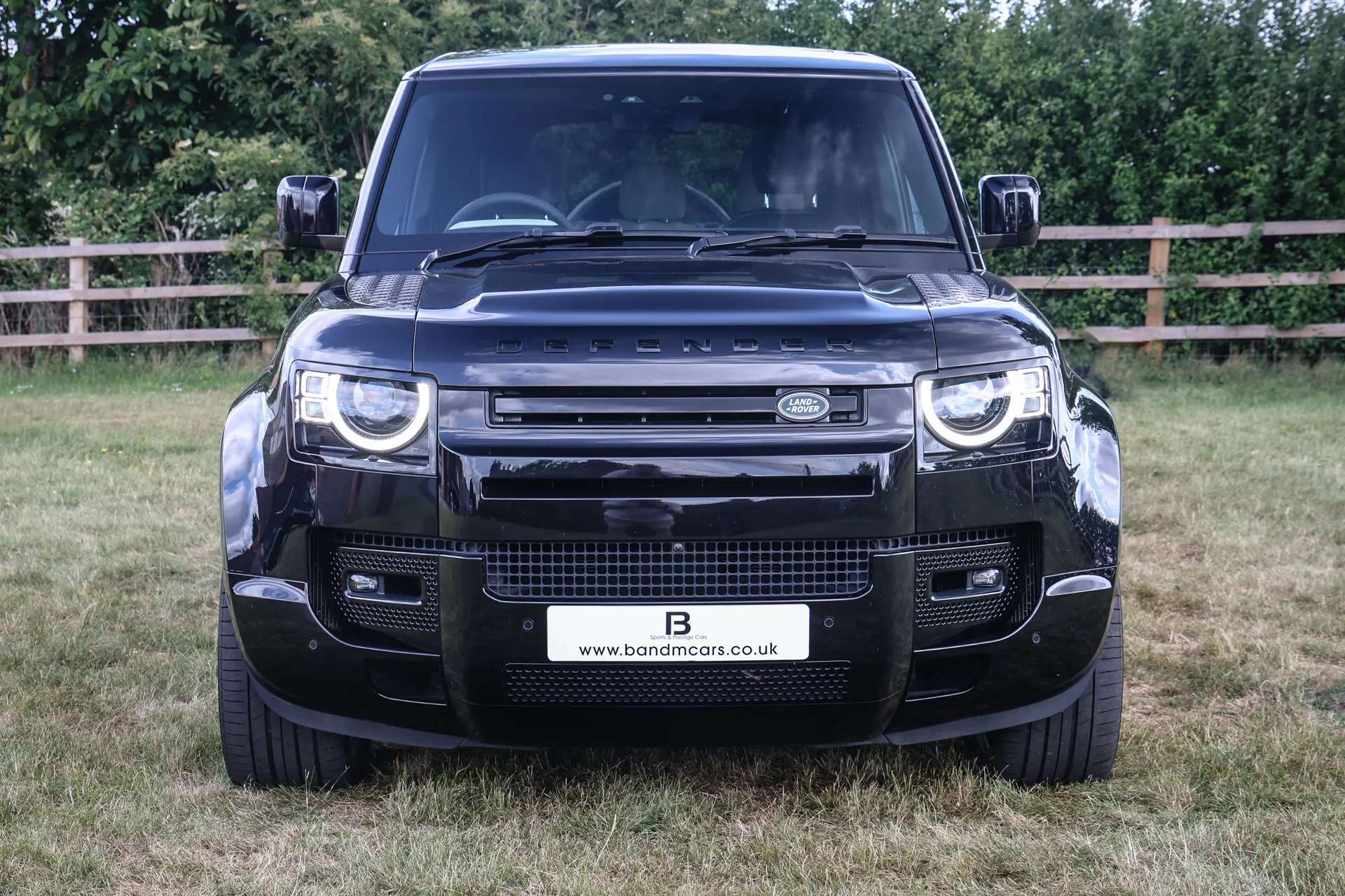 A 2022 LAND ROVER DEFENDER 5.0 P525 V8 110 5dr Auto A 2022 LAND ROVER DEFENDER 5.0 P525 V8 110 5dr Auto