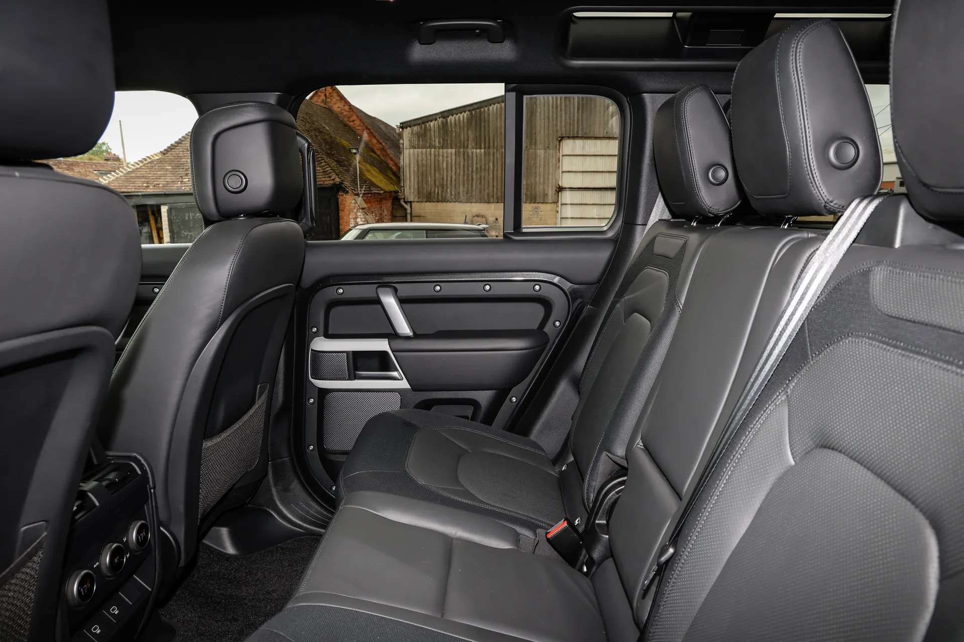 2024 LAND ROVER DEFENDER 2024 LAND ROVER DEFENDER