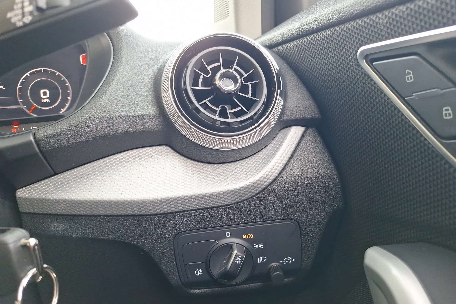 2023 AUDI Q2 2023 AUDI Q2