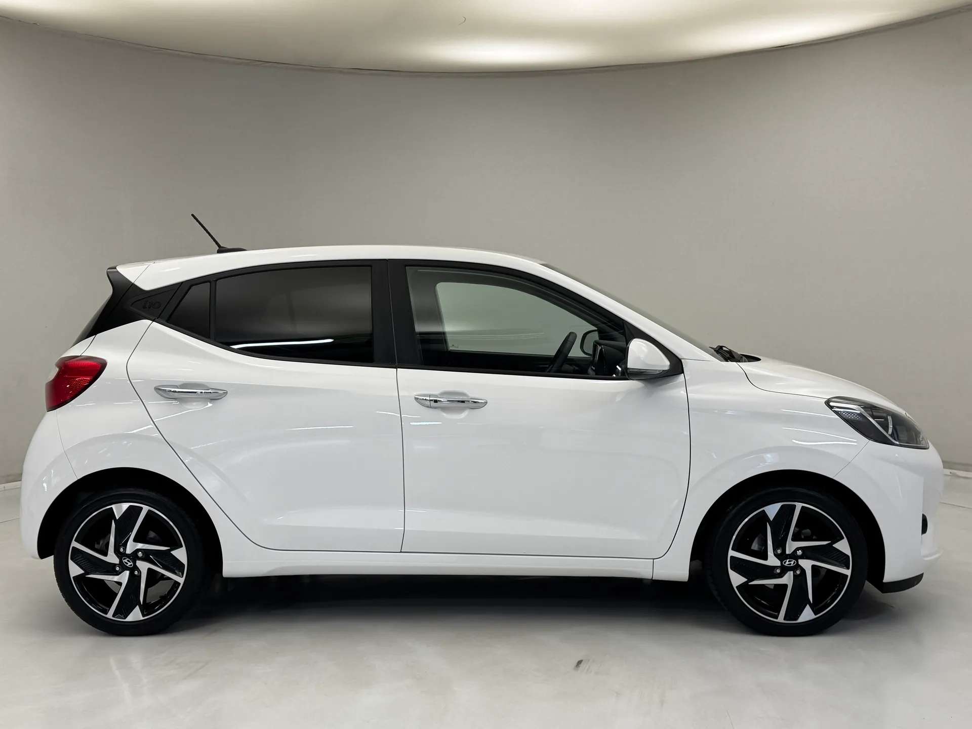 2023 HYUNDAI I10 2023 HYUNDAI I10