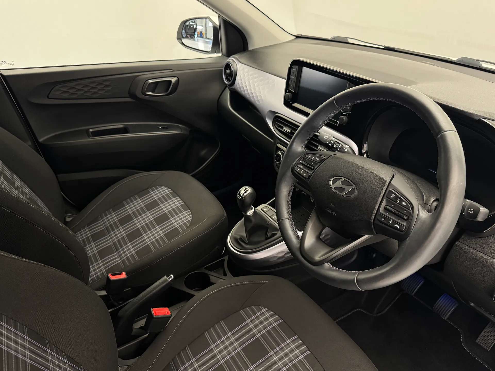 2023 HYUNDAI I10 2023 HYUNDAI I10