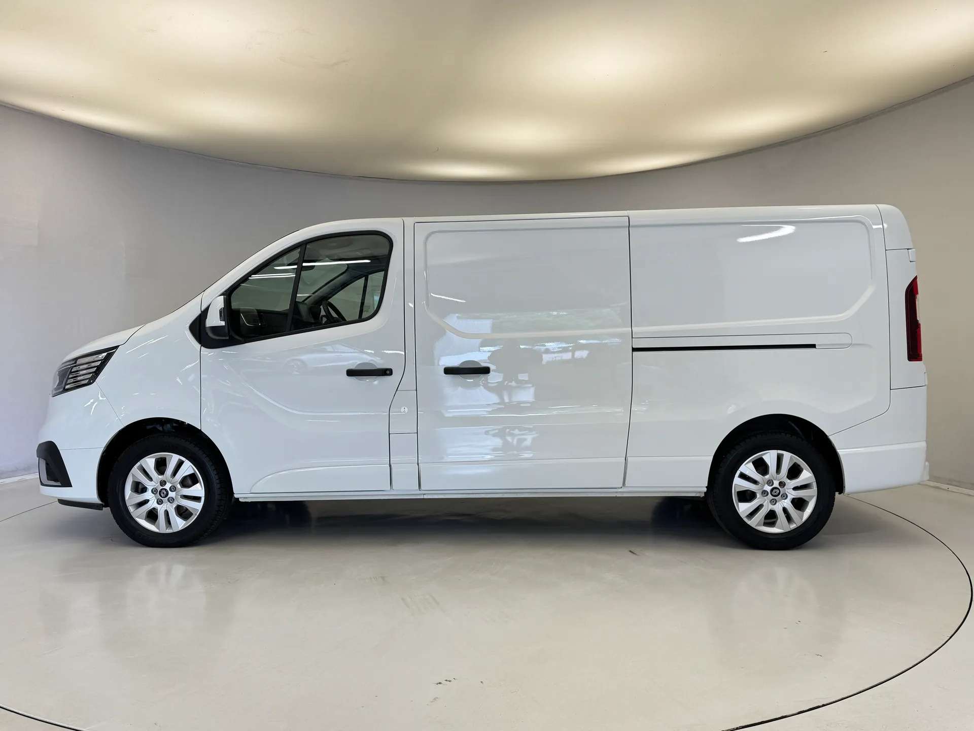 2024 RENAULT TRAFIC 2024 RENAULT TRAFIC