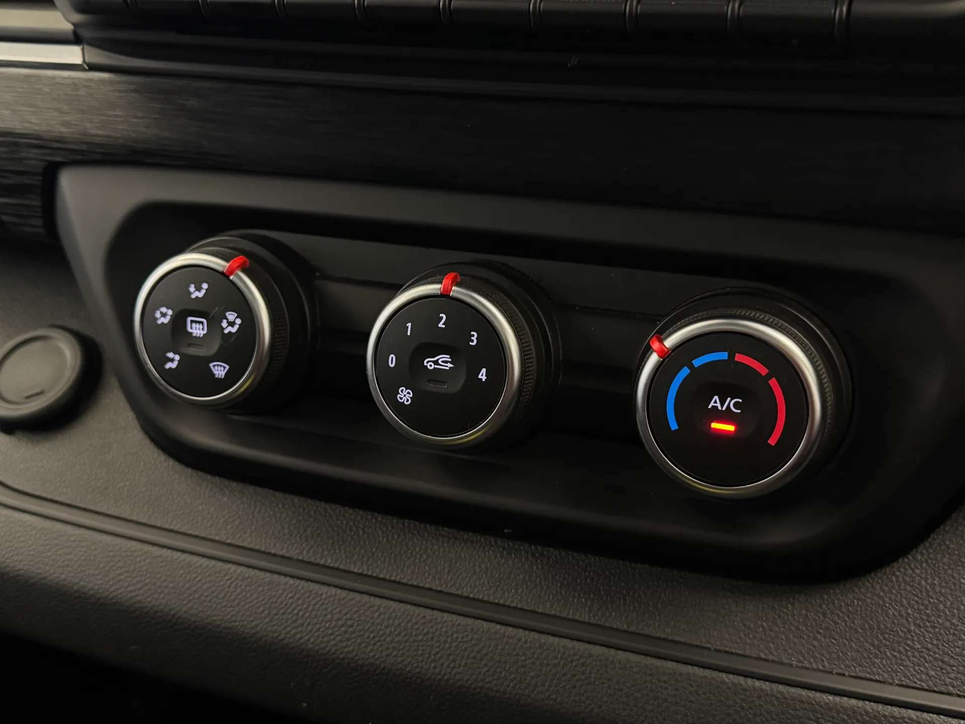 2024 RENAULT TRAFIC 2024 RENAULT TRAFIC