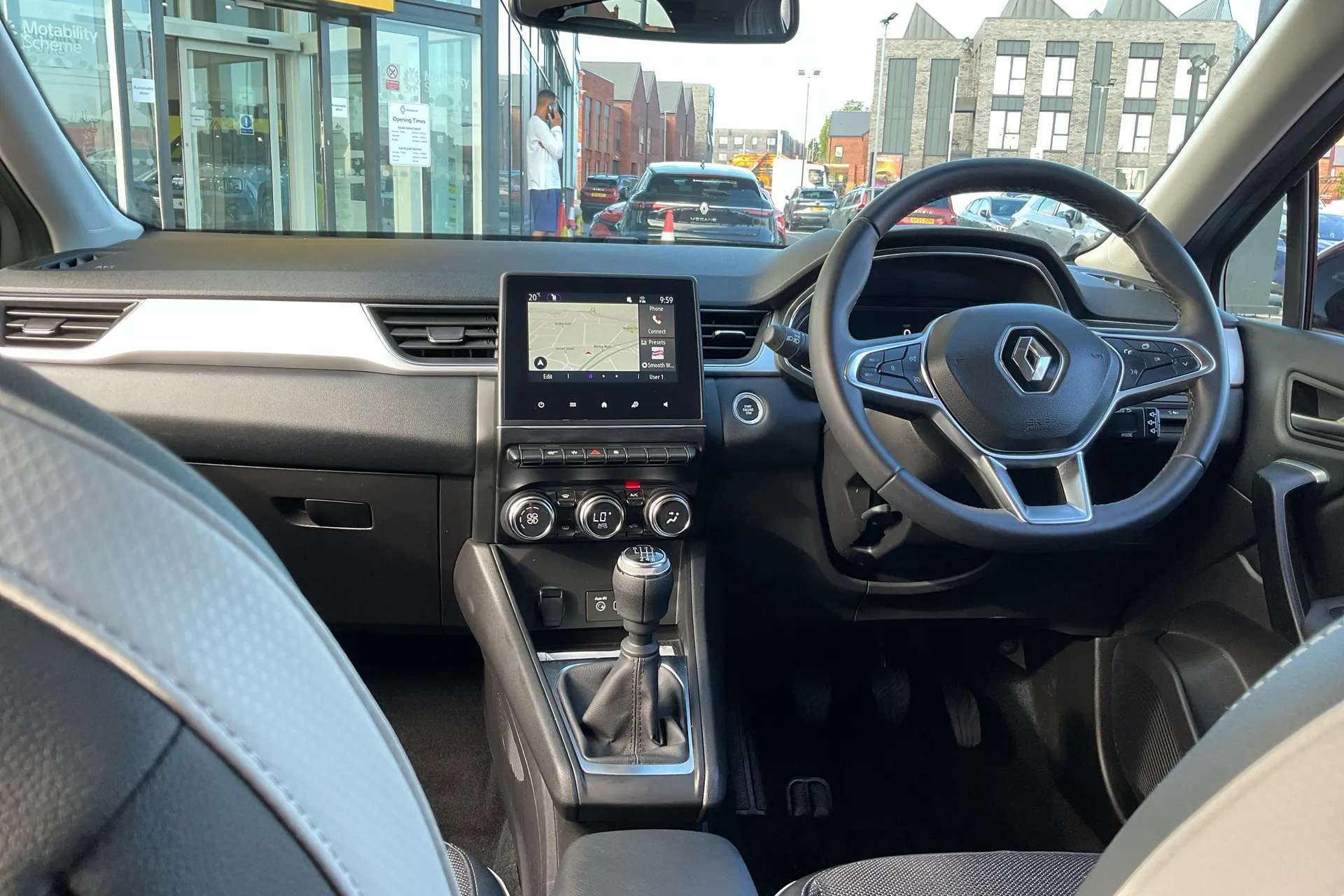 A 2022 RENAULT CAPTUR 1.3 Mild hybrid 140 Techno 5dr A 2022 RENAULT CAPTUR 1.3 Mild hybrid 140 Techno 5dr