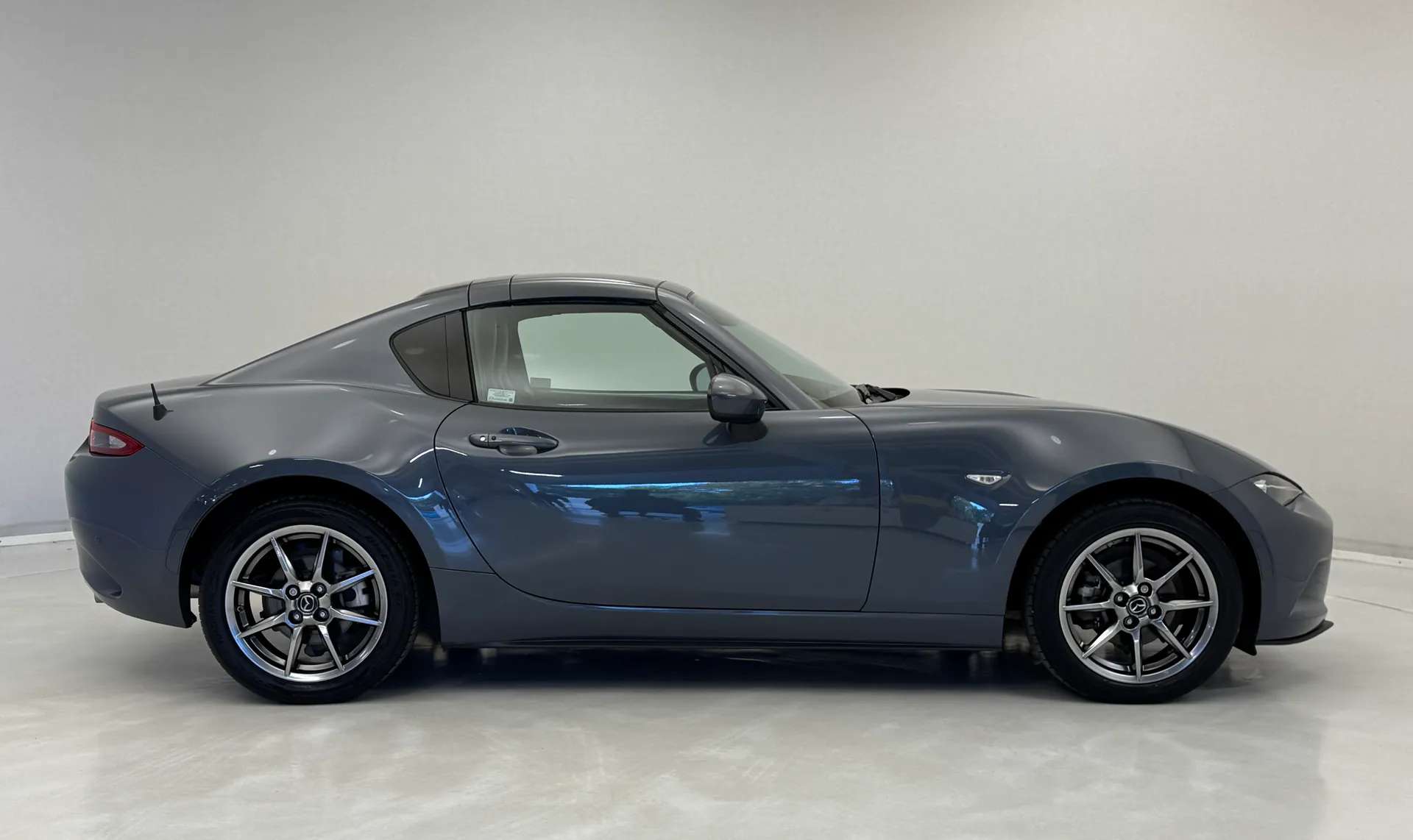 2021 MAZDA MX-5 2021 MAZDA MX-5