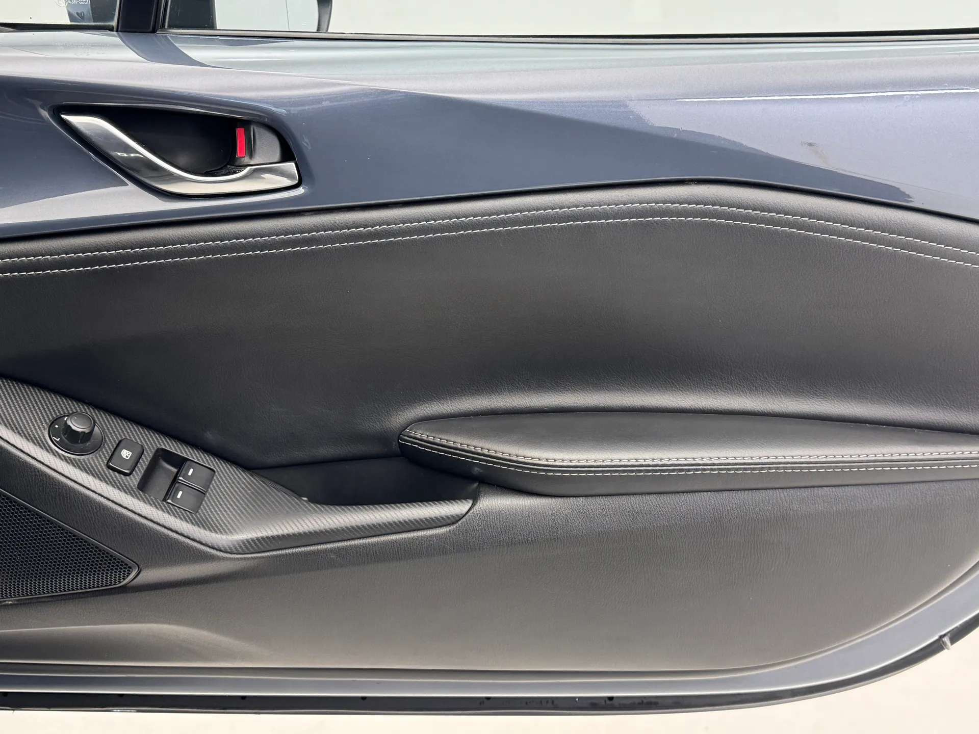 2021 MAZDA MX-5 2021 MAZDA MX-5