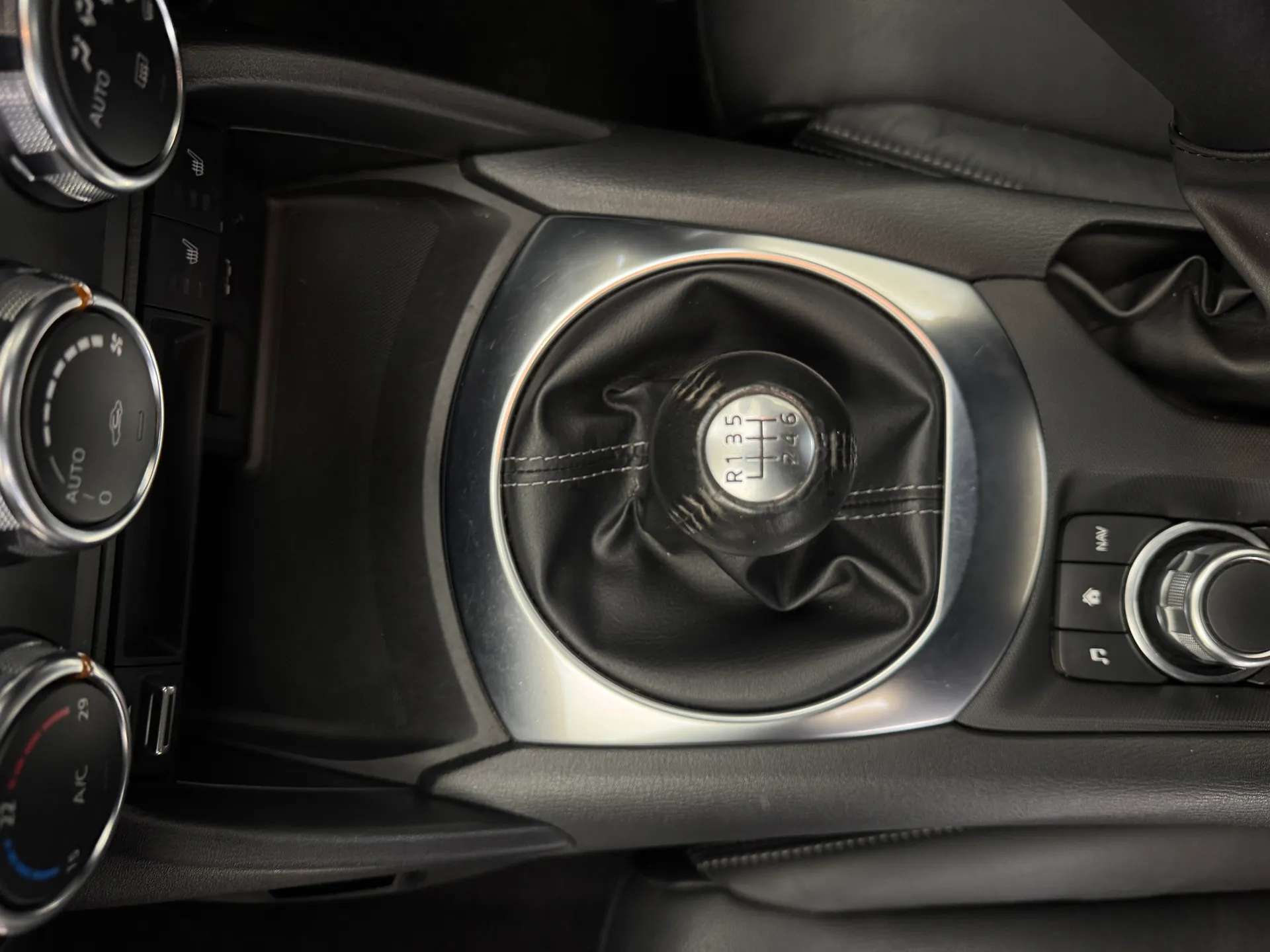 2021 MAZDA MX-5 2021 MAZDA MX-5