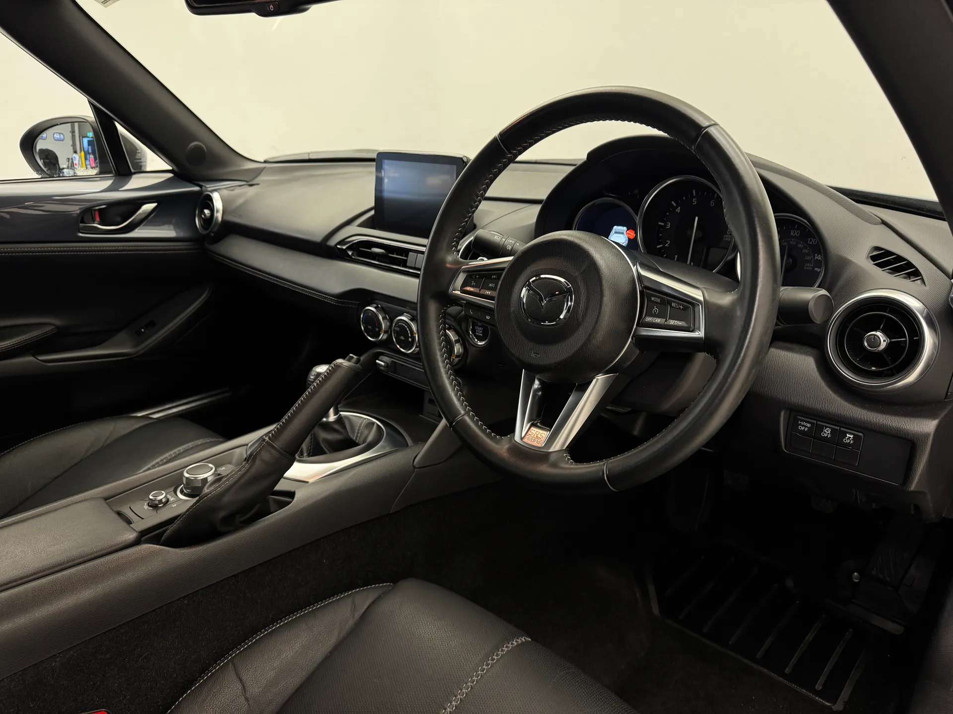 2021 MAZDA MX-5 2021 MAZDA MX-5