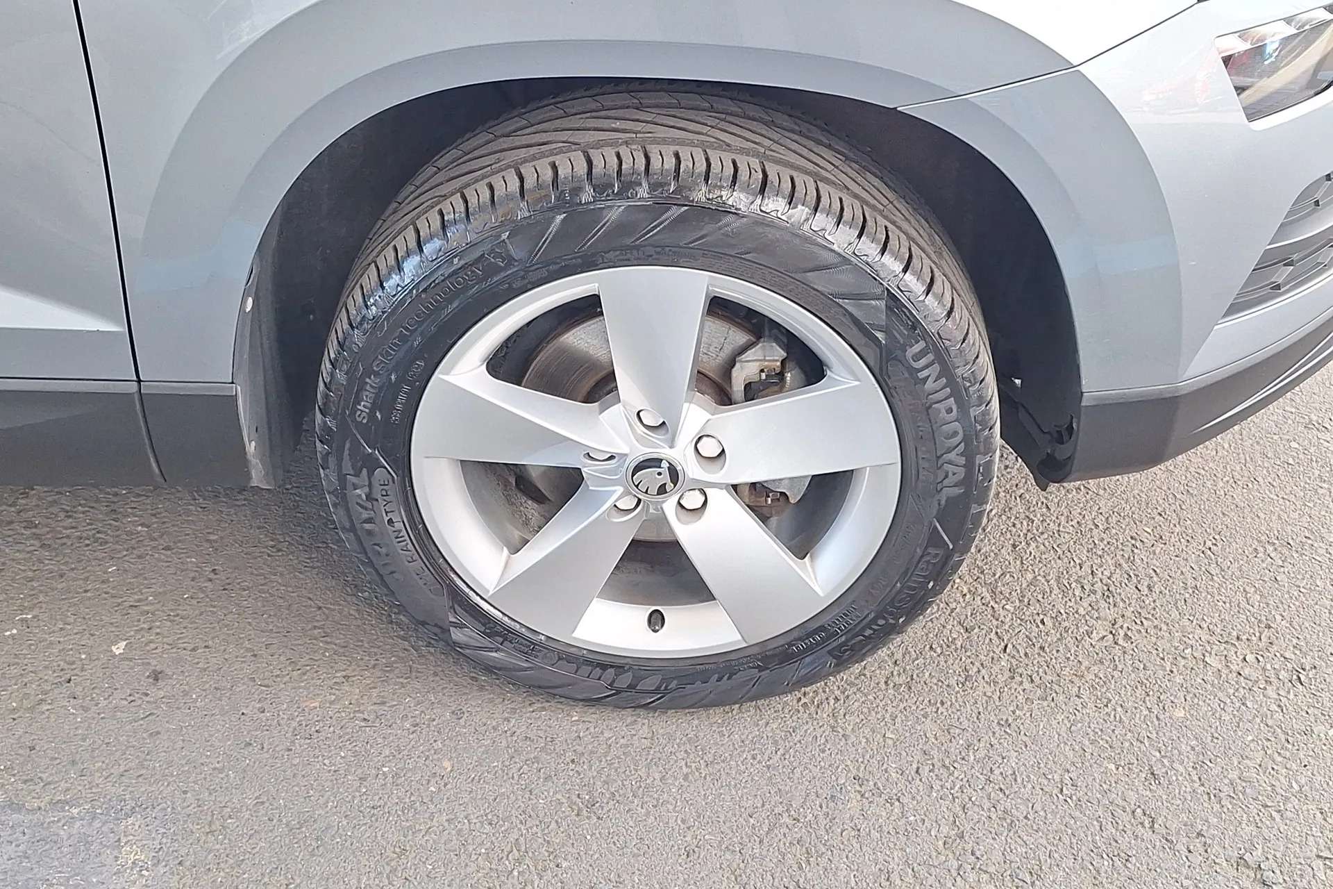 A 2019 SKODA KAROQ 1.5 TSI SE 5dr A 2019 SKODA KAROQ 1.5 TSI SE 5dr