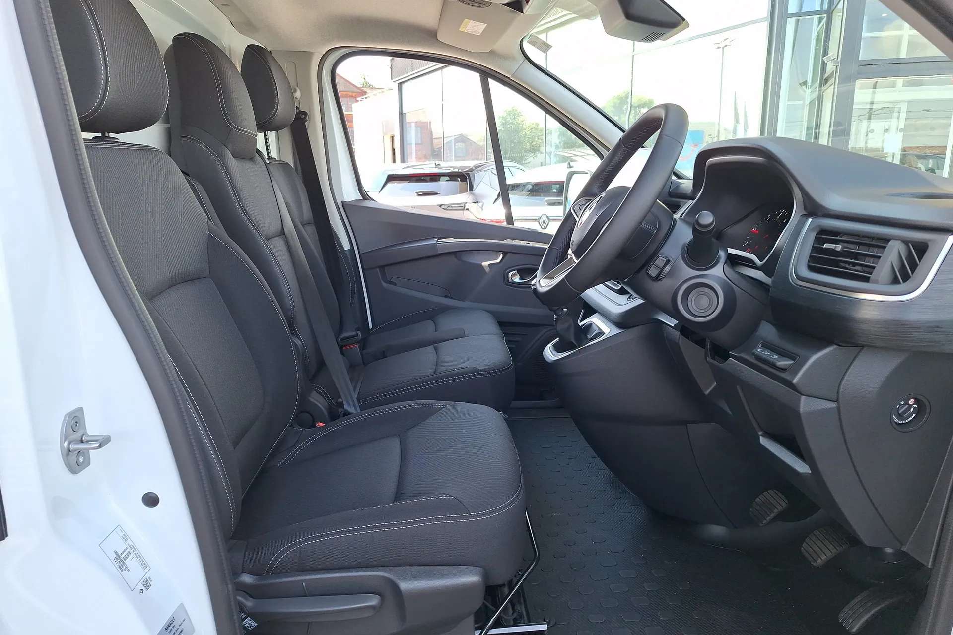2024 RENAULT TRAFIC 2024 RENAULT TRAFIC