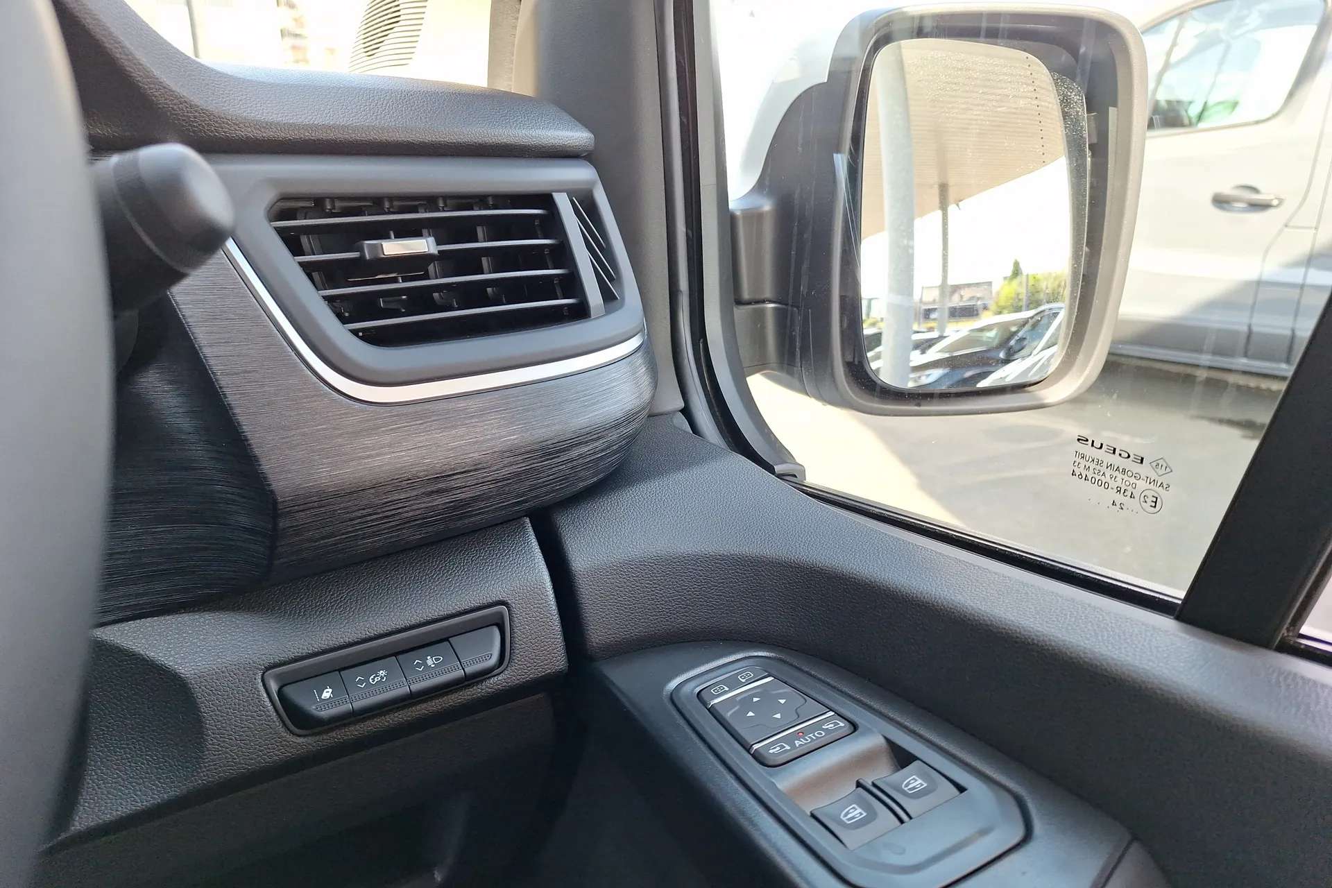 2024 RENAULT TRAFIC 2024 RENAULT TRAFIC