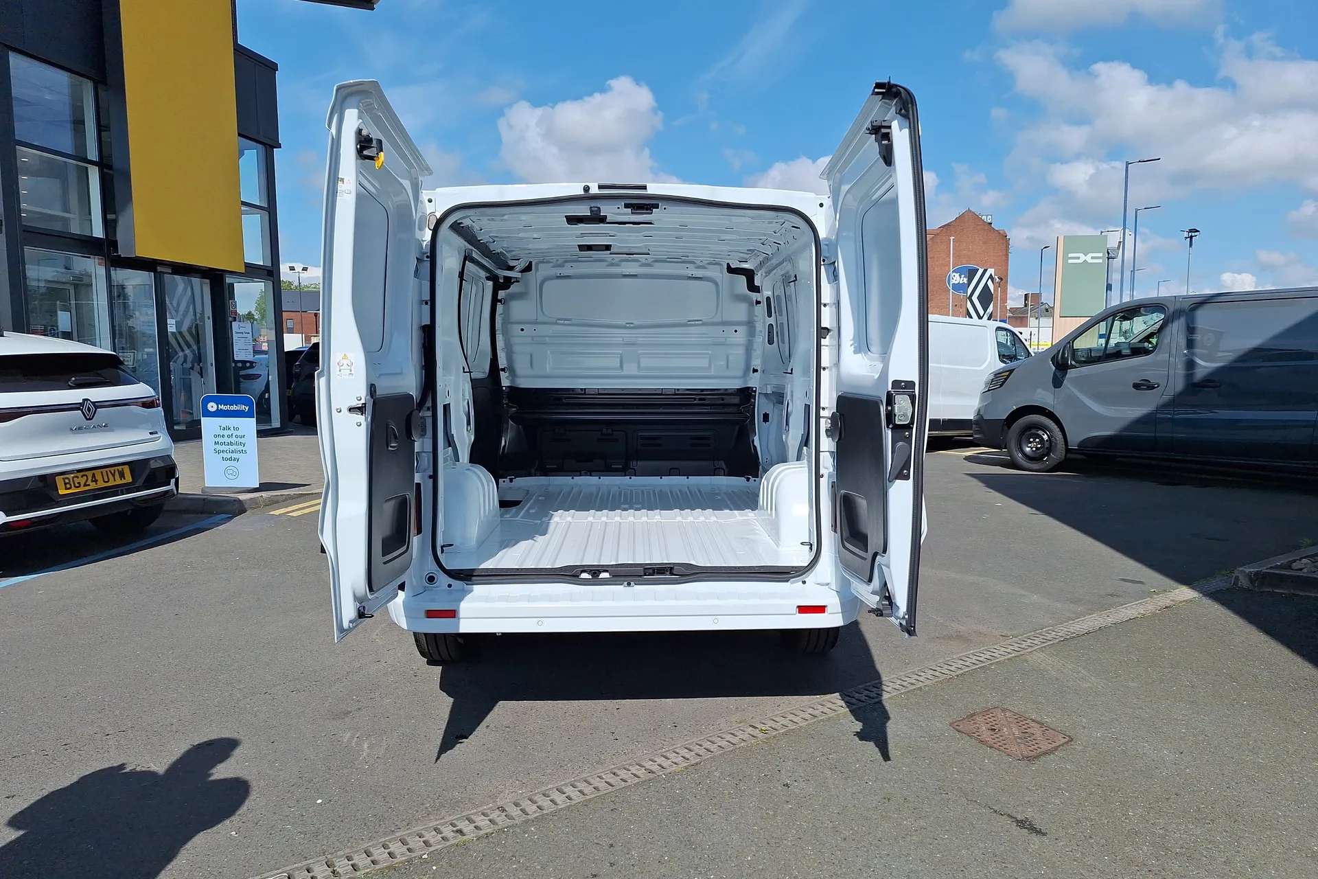 2024 RENAULT TRAFIC 2024 RENAULT TRAFIC